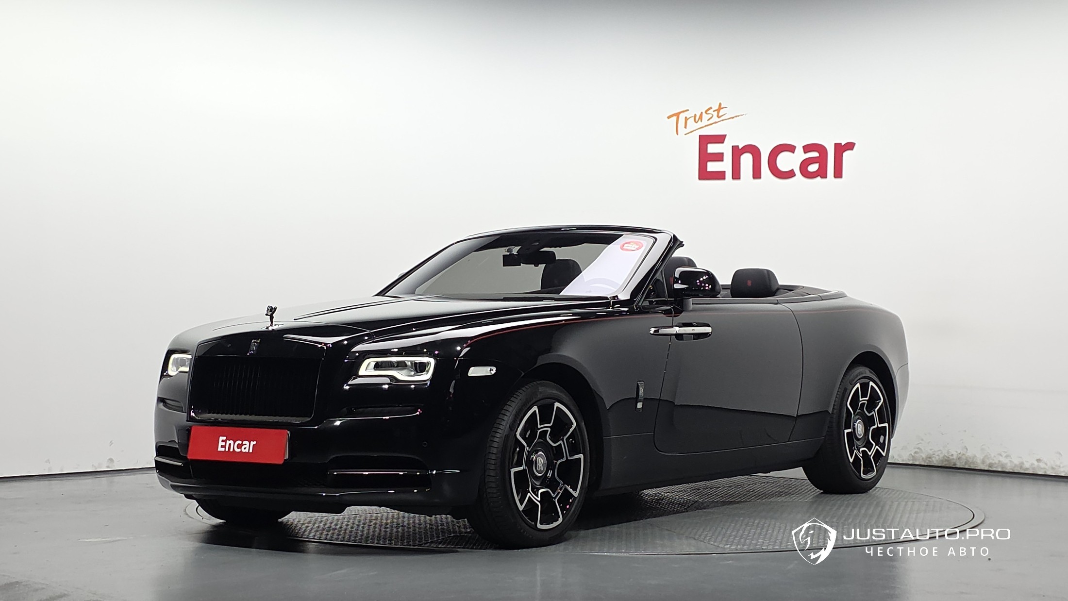 Автомобиль Rolls-Royce Dawn