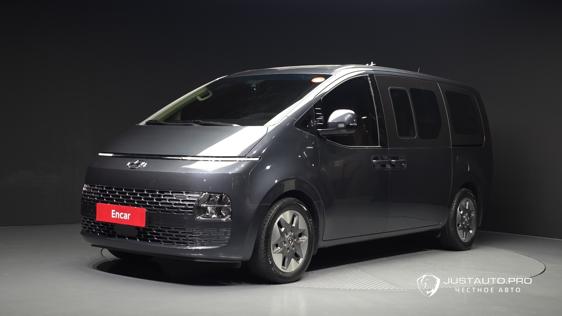 Автомобиль Hyundai Staria