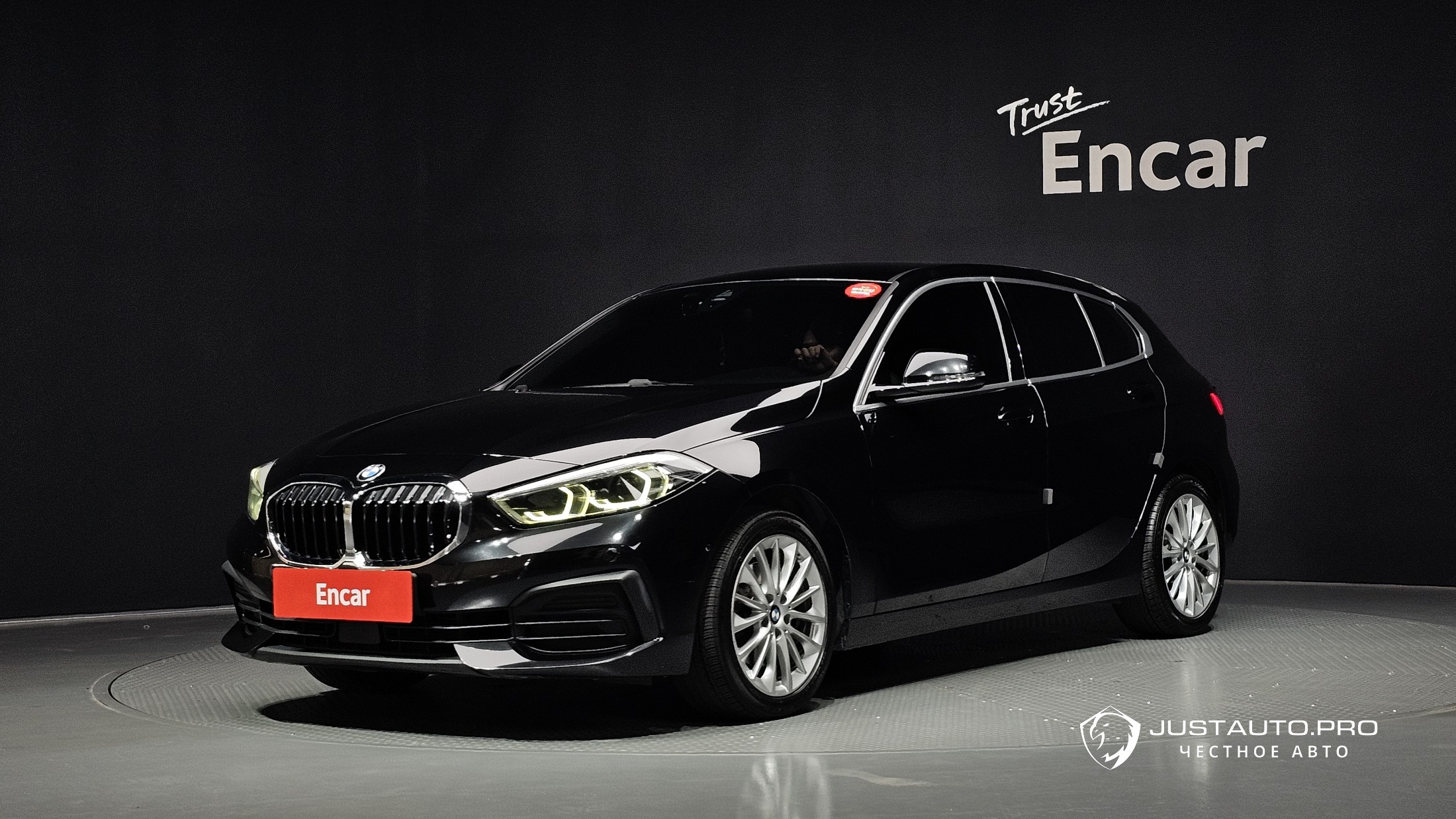 Автомобиль BMW 1-Series