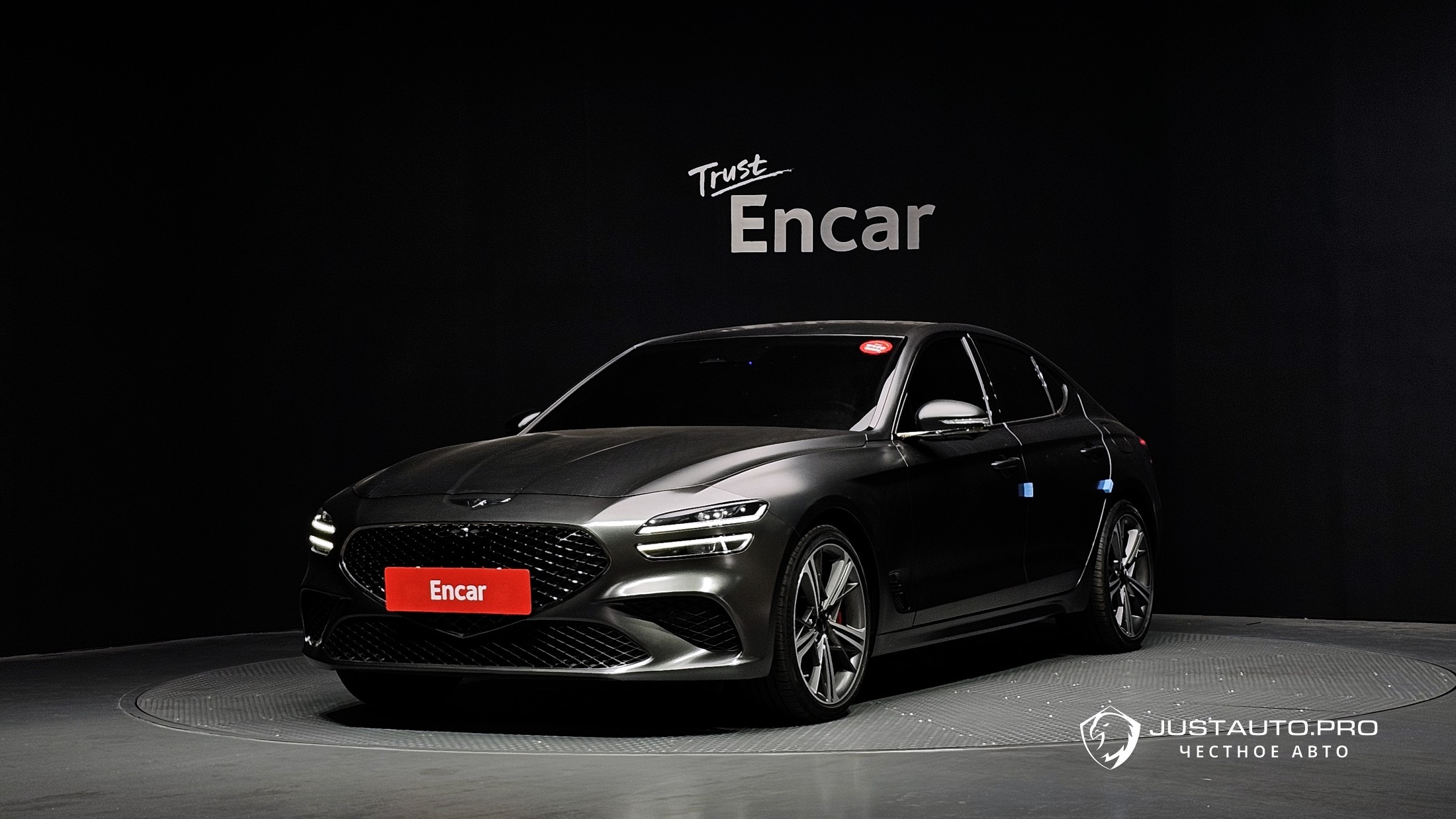 Автомобиль Genesis G70
