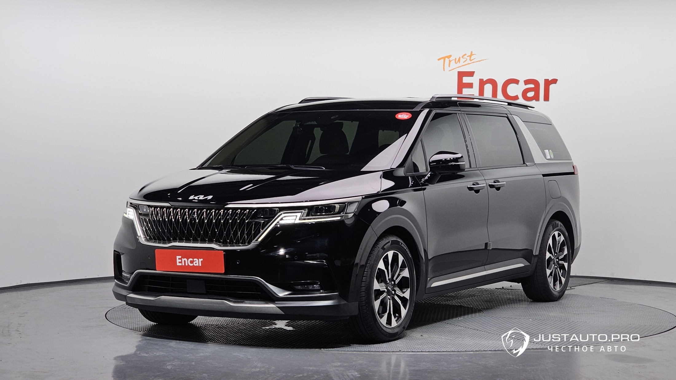 Автомобиль Kia Canival