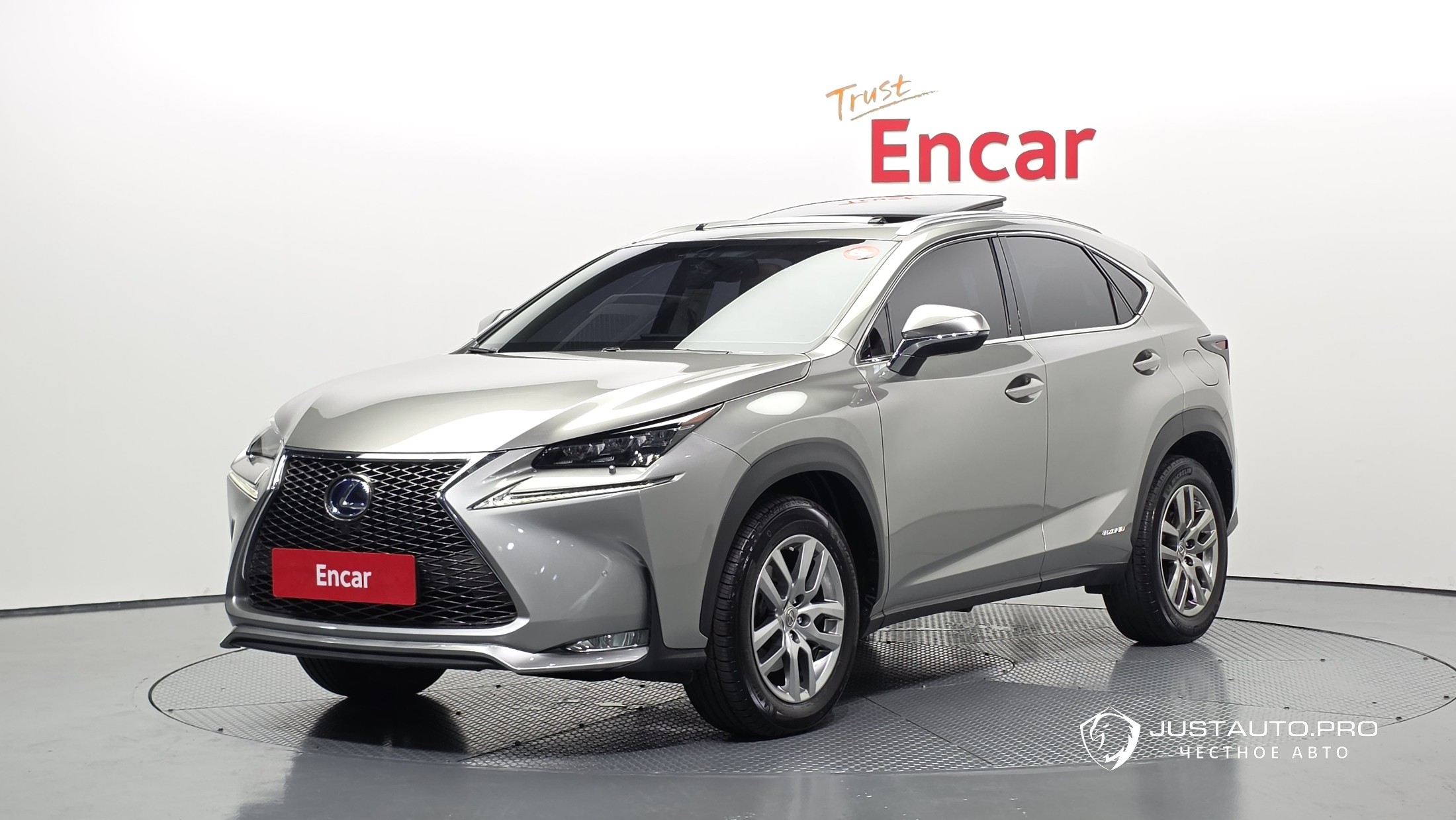 Автомобиль Lexus NX