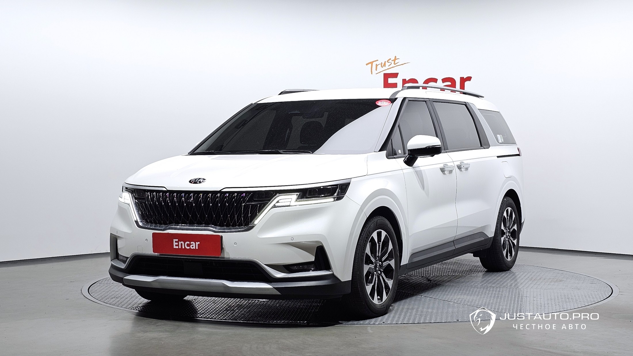 Автомобиль Kia Canival