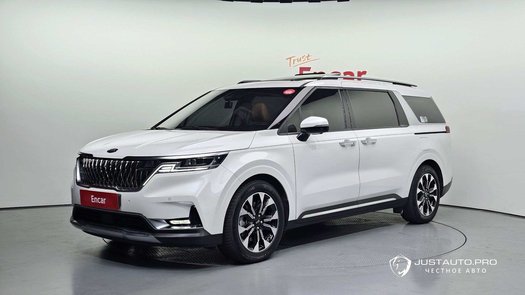 Автомобиль Kia Canival