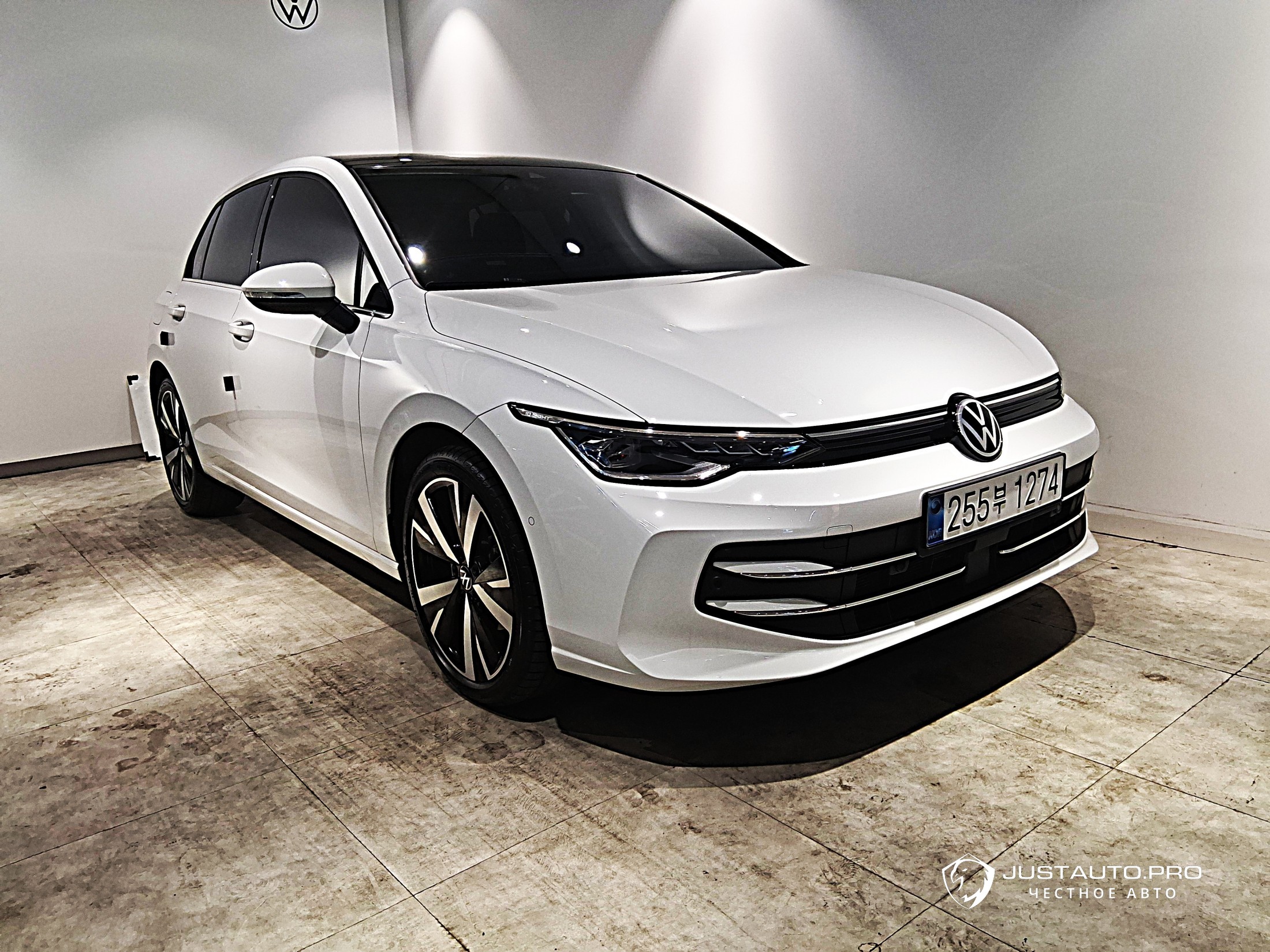 Автомобиль Volkswagen Golf
