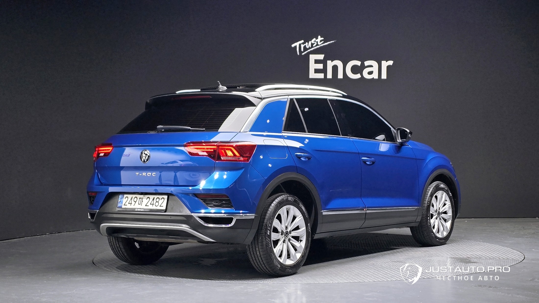 Автомобиль Volkswagen T-Roc