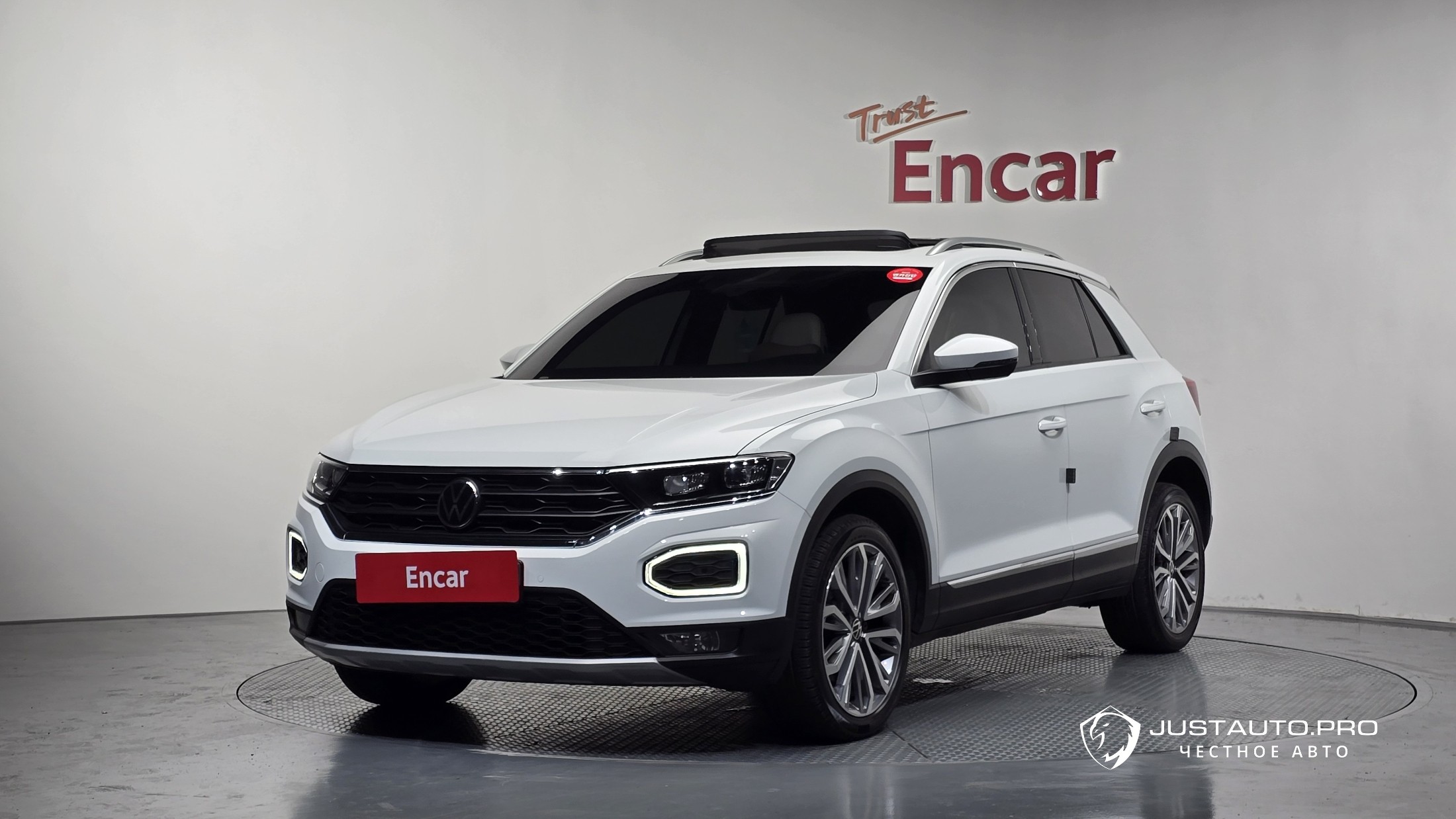 Автомобиль Volkswagen T-Roc