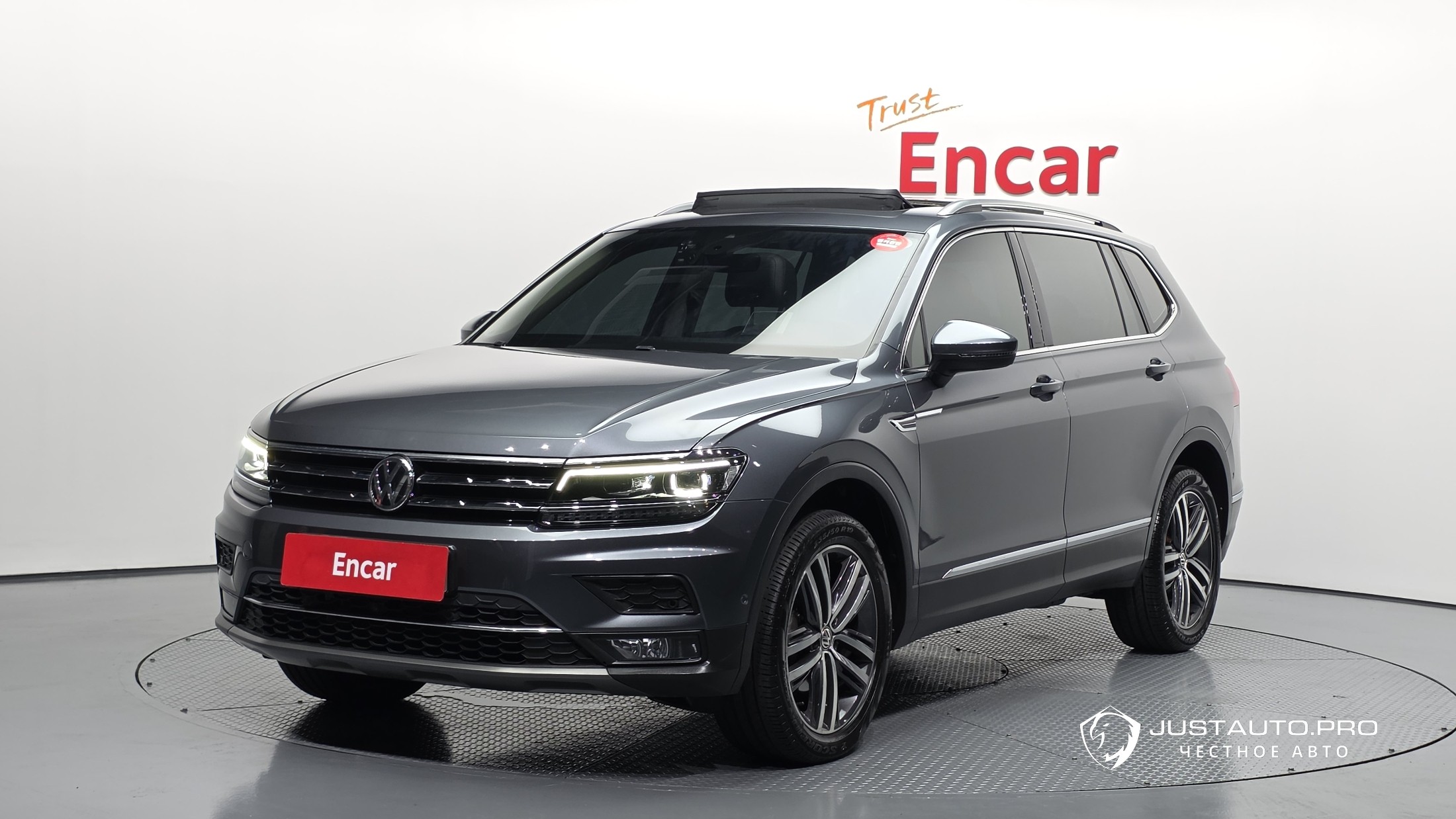 Автомобиль Volkswagen Tiguan