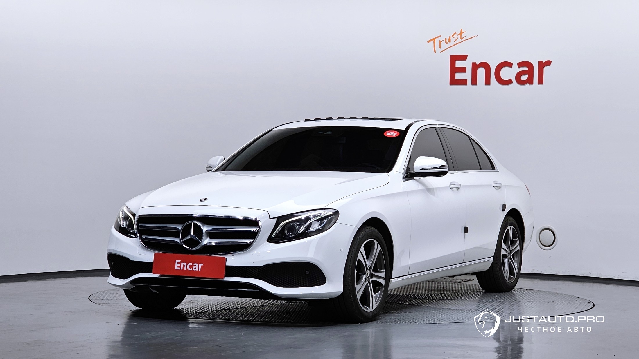 Автомобиль Mercedes-Benz E-Class