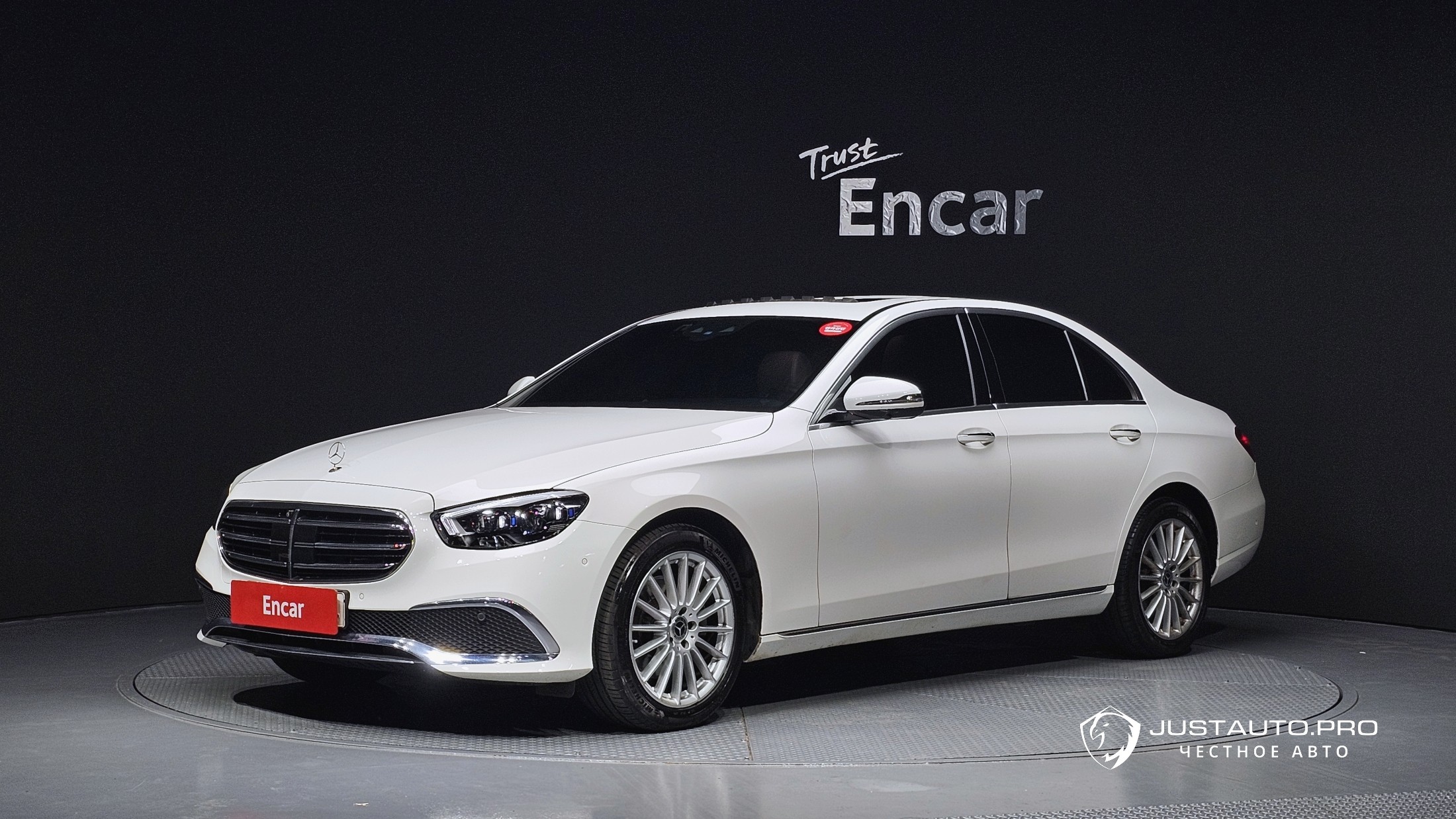Автомобиль Mercedes-Benz E-Class