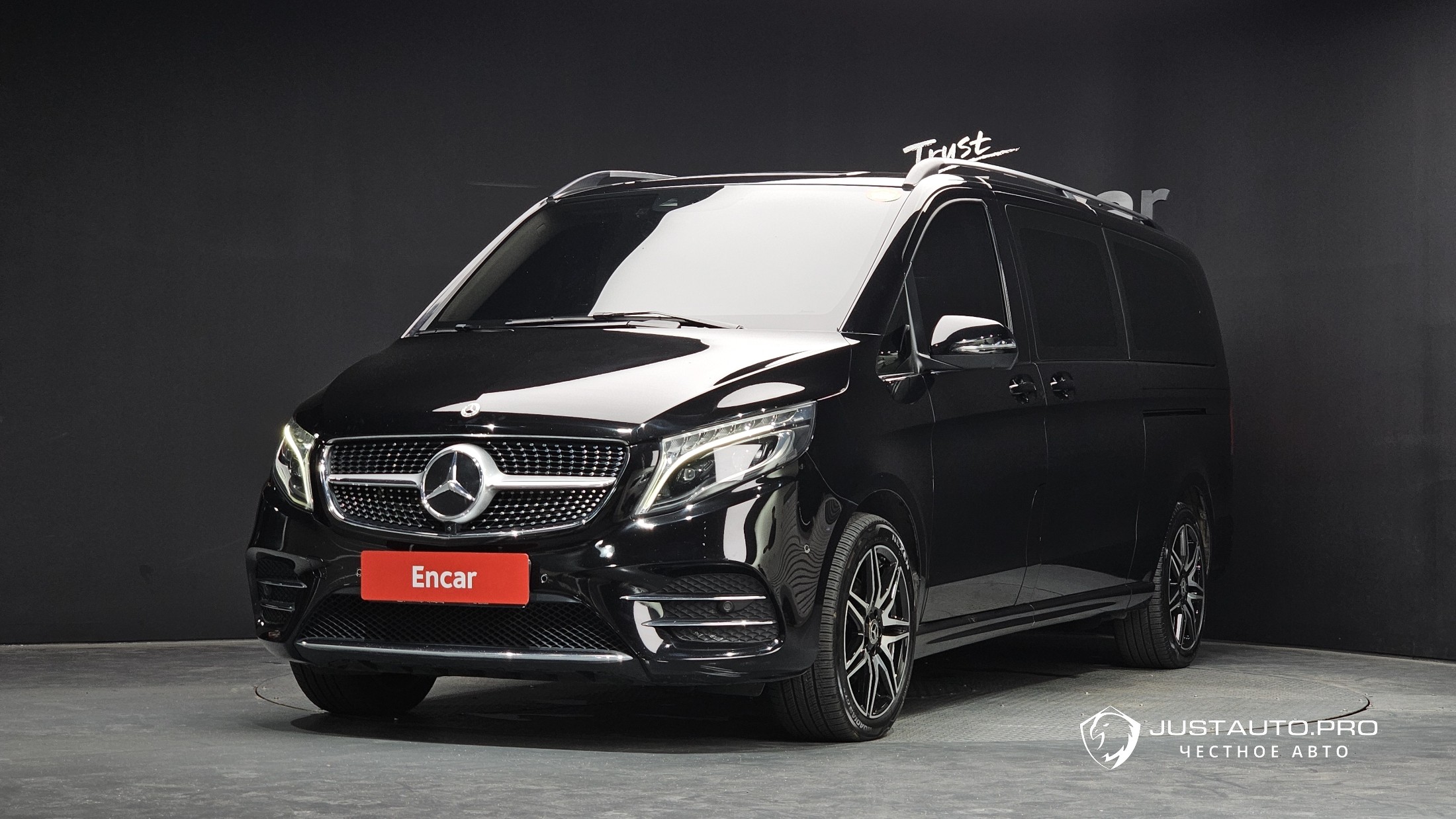 Автомобиль Mercedes-Benz V-Class
