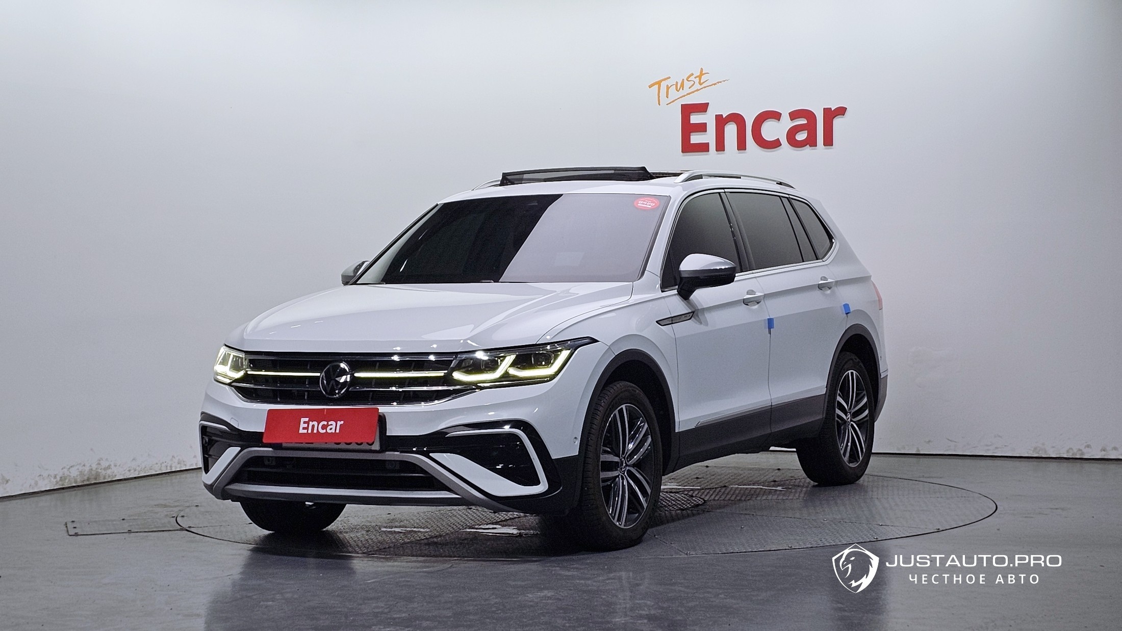 Автомобиль Volkswagen Tiguan