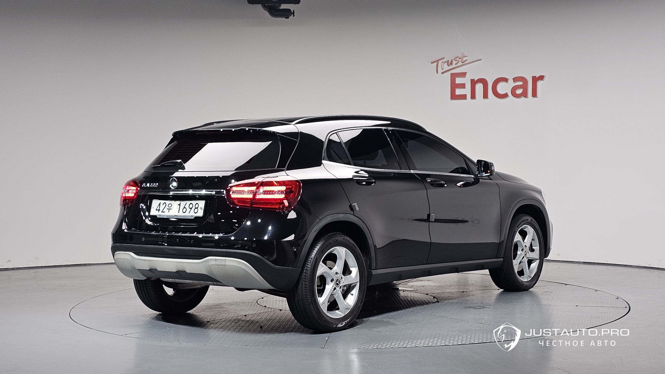 Автомобиль Mercedes-Benz GLA-Class