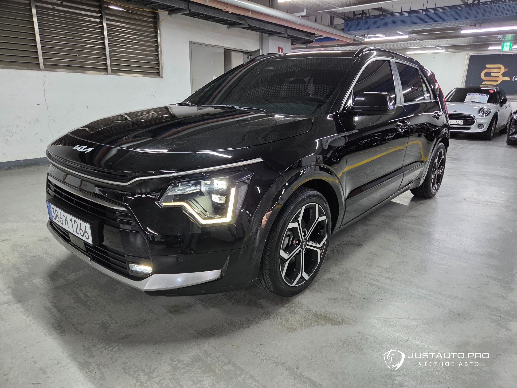 Автомобиль Kia Niro