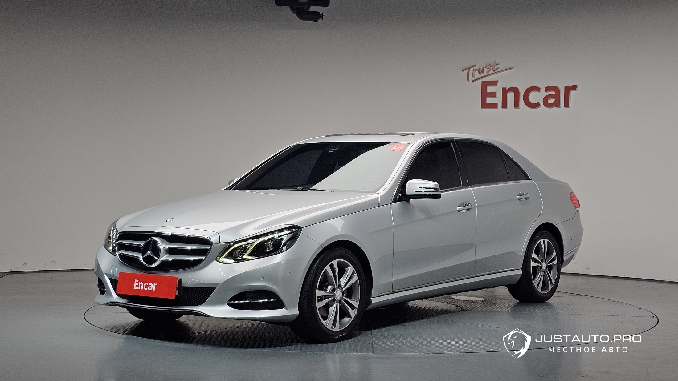 Автомобиль Mercedes-Benz E-Class