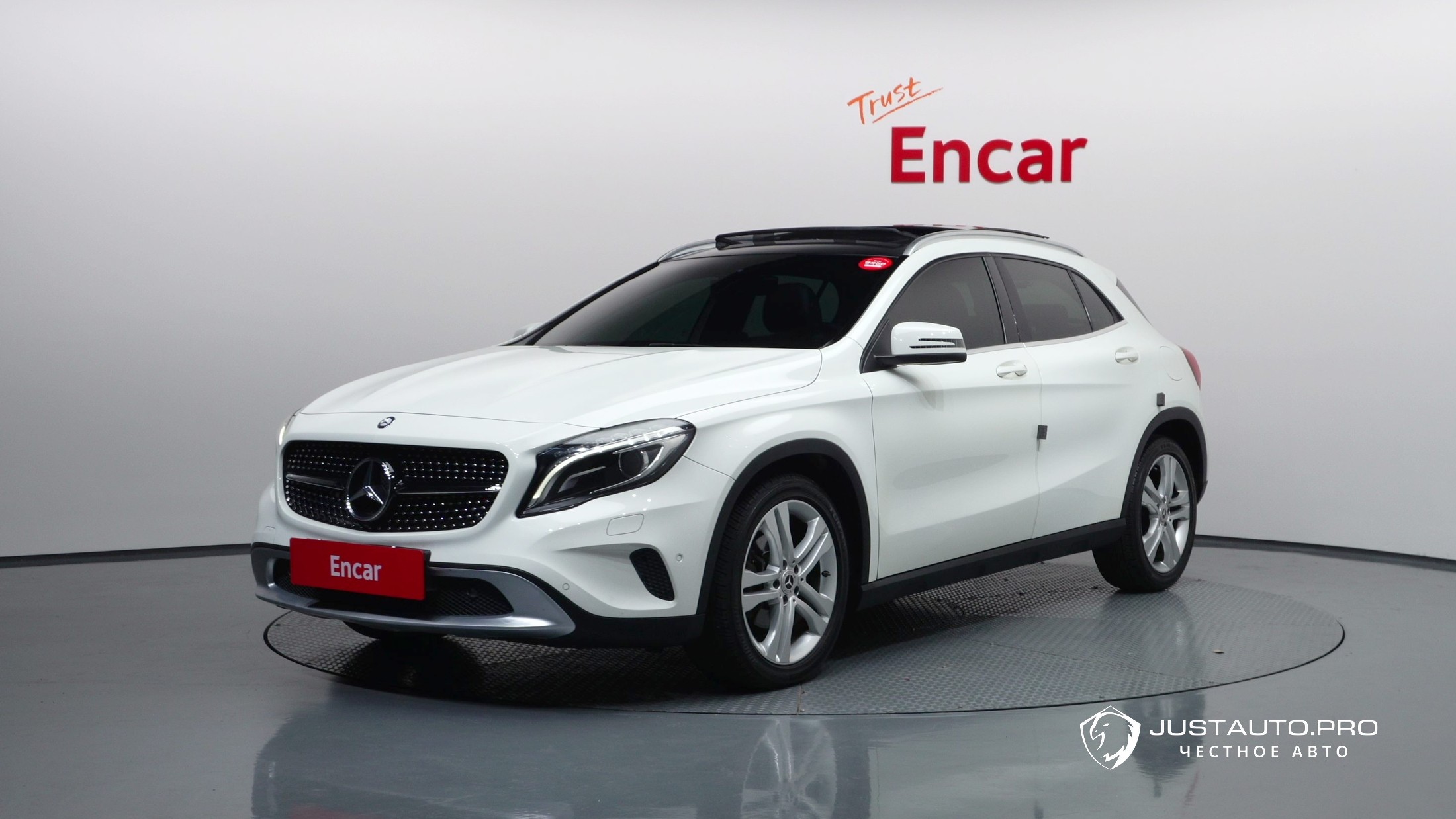 Автомобиль Mercedes-Benz GLA-Class