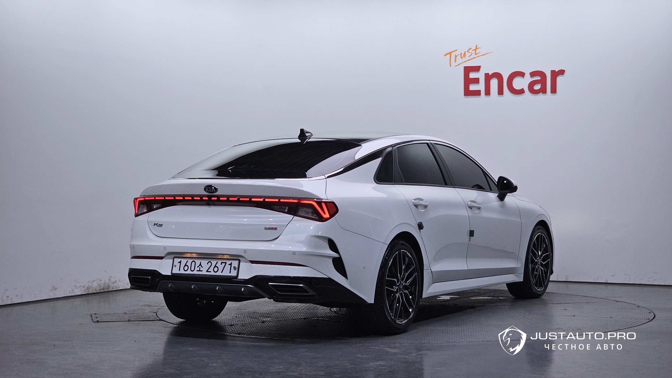 Автомобиль Kia K5