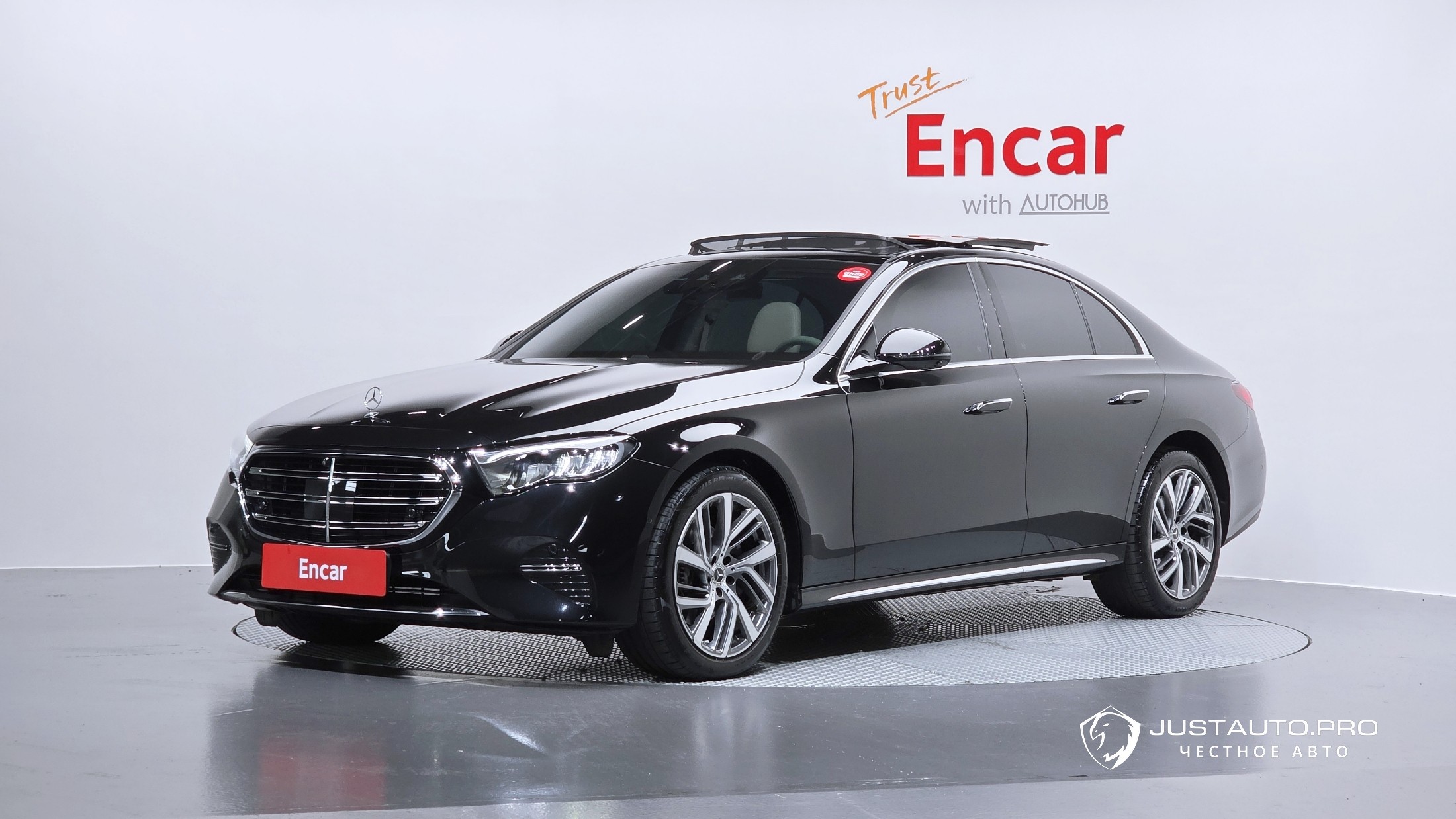 Автомобиль Mercedes-Benz E-Class