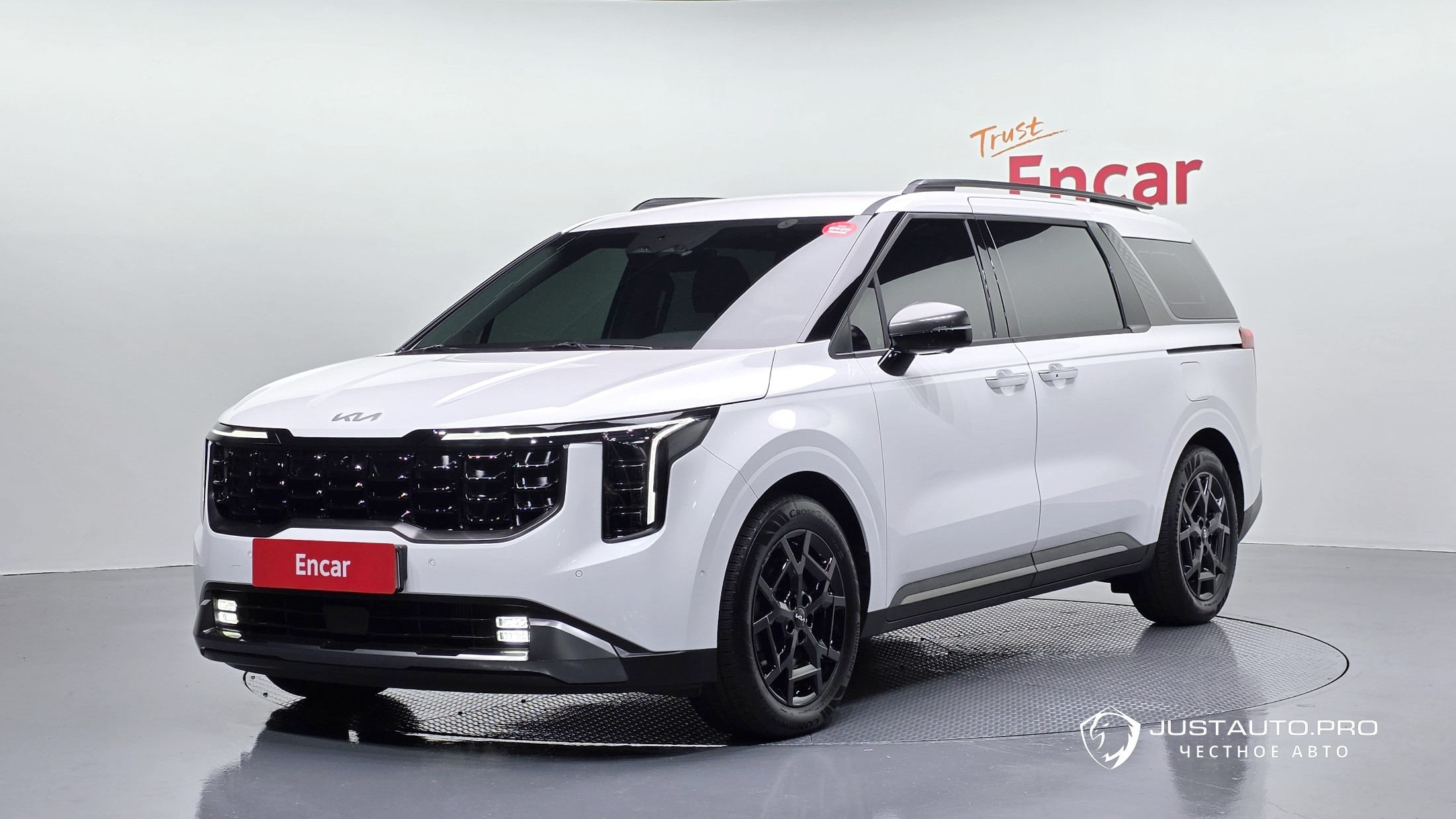Автомобиль Kia Canival