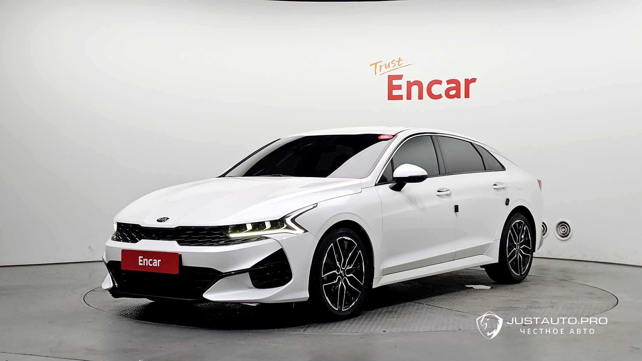 Автомобиль Kia K5