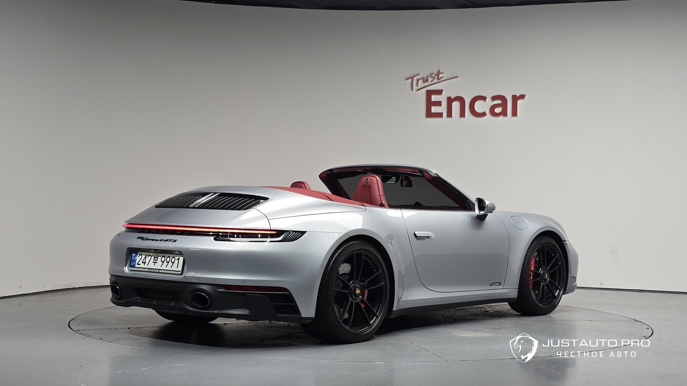 Автомобиль Porsche 911