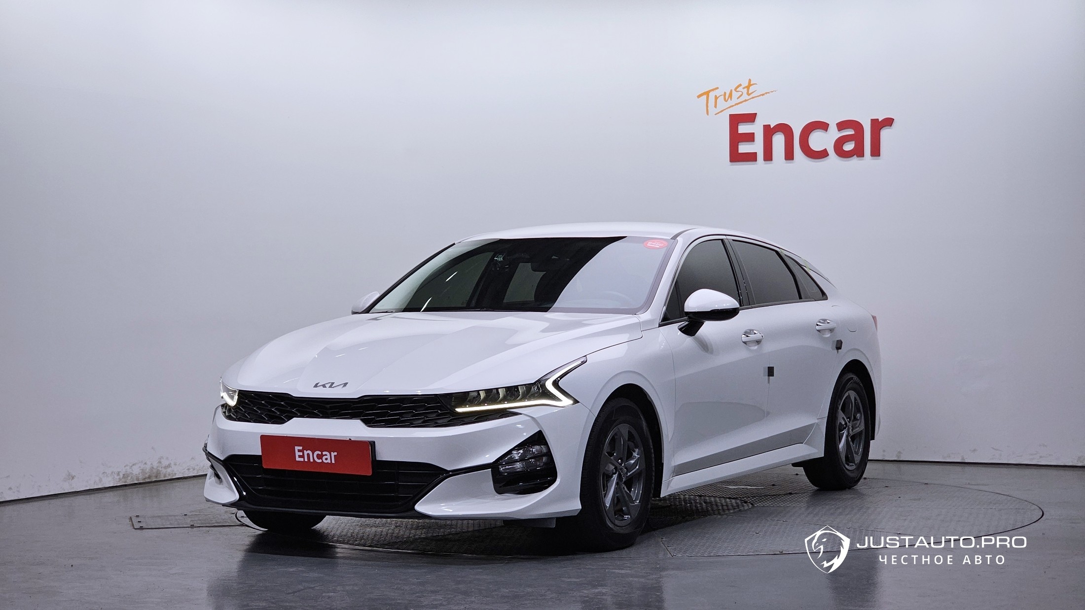 Автомобиль Kia K5