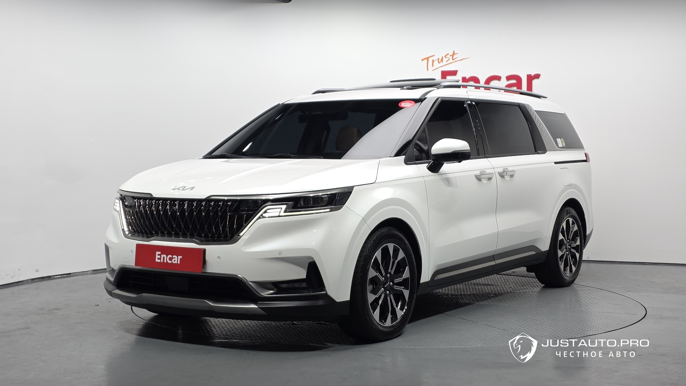 Автомобиль Kia Canival