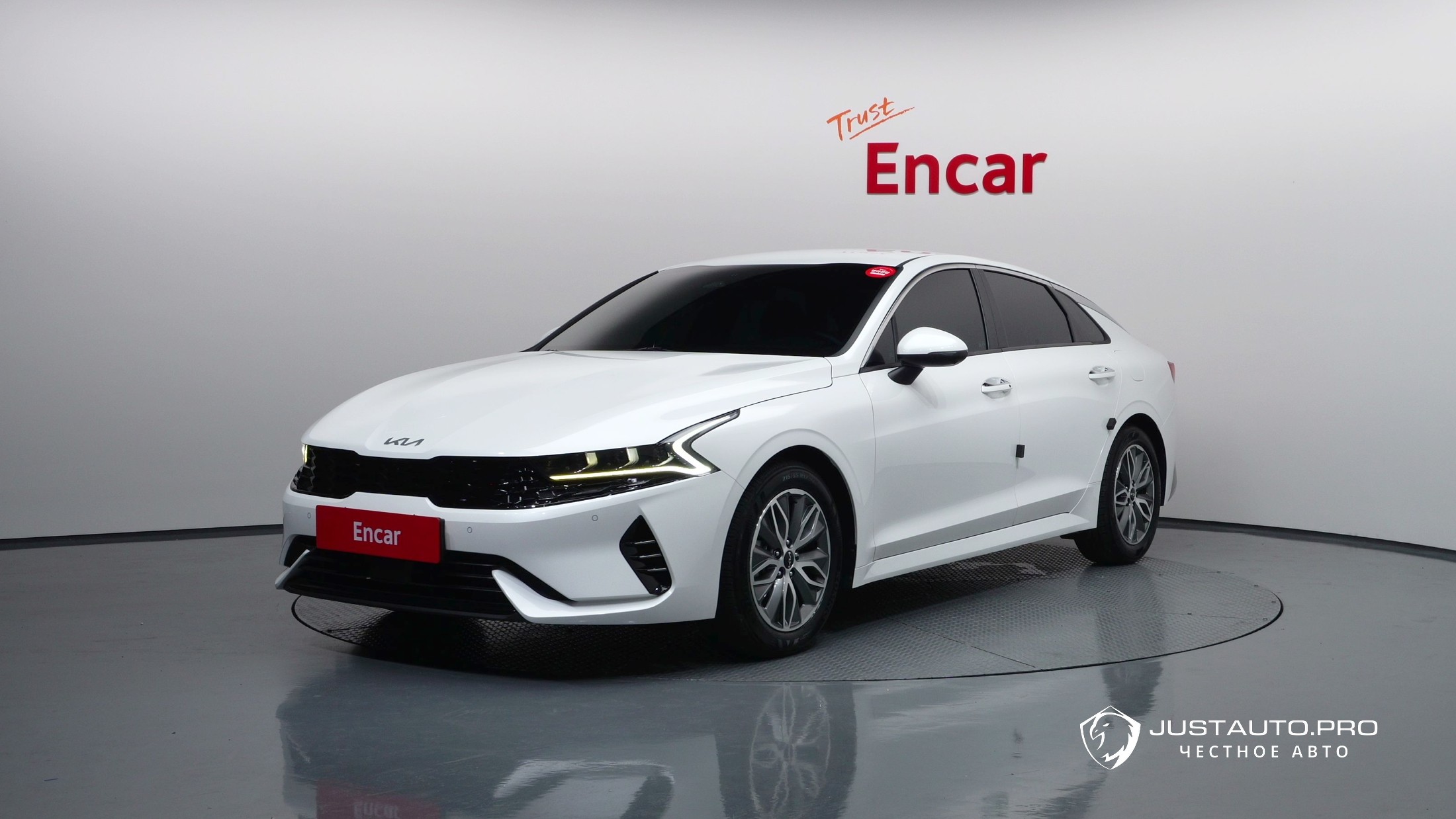 Автомобиль Kia K5