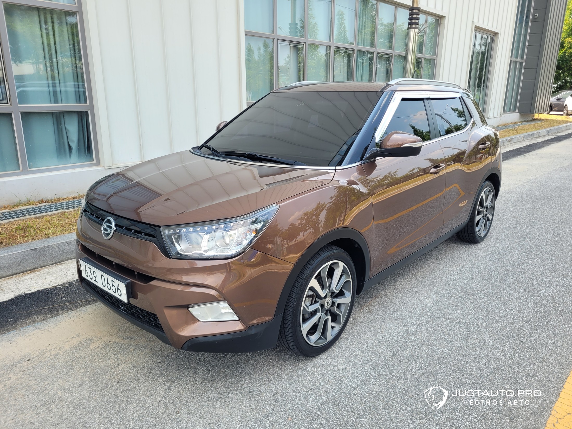 Автомобиль KG_Mobility_Ssangyong TIBOLI