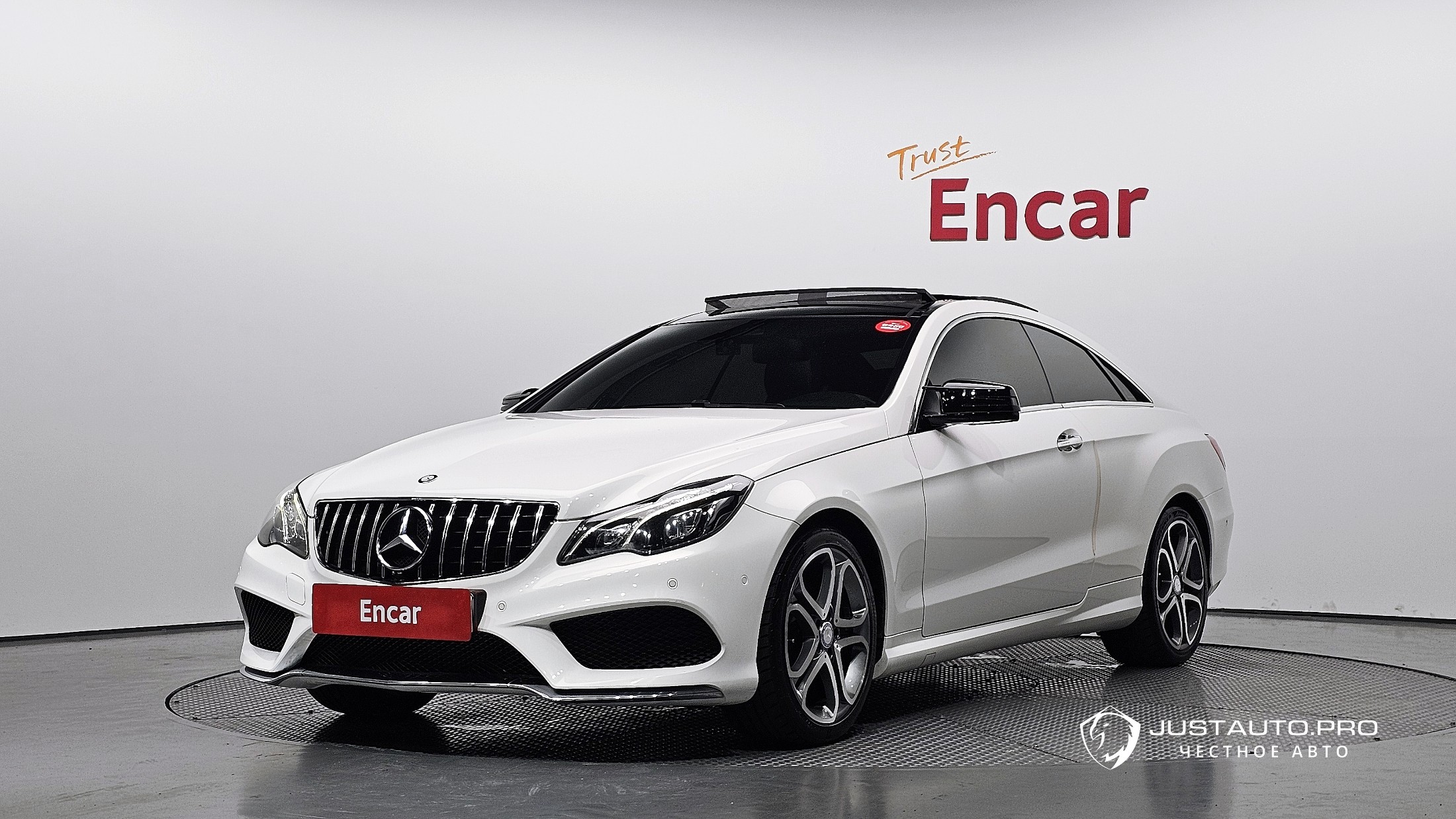 Автомобиль Mercedes-Benz E-Class