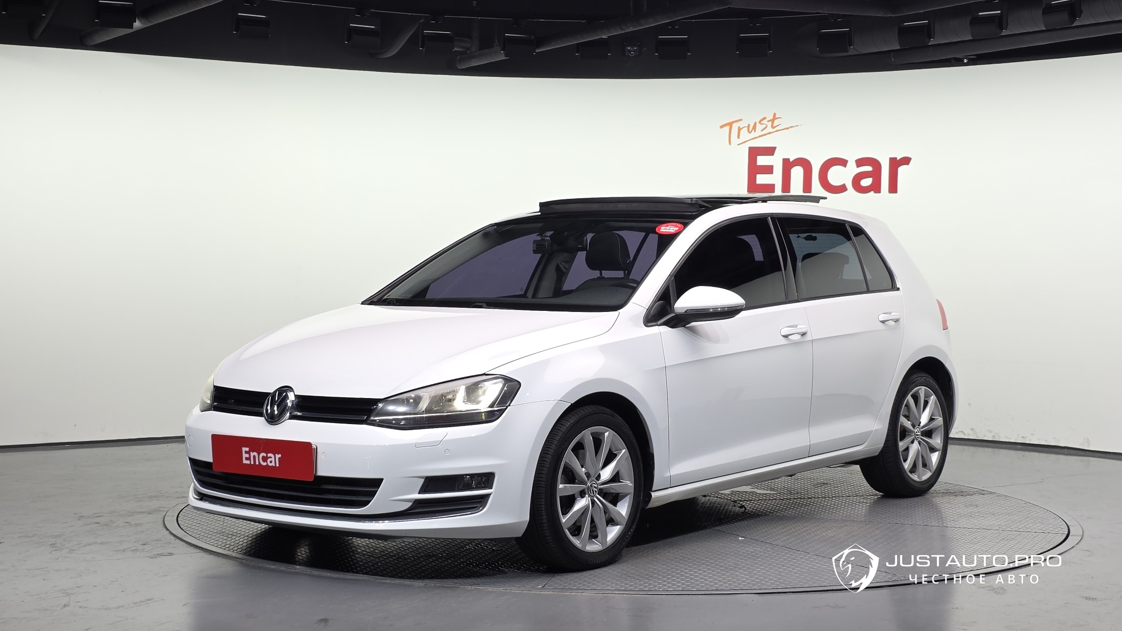Автомобиль Volkswagen Golf