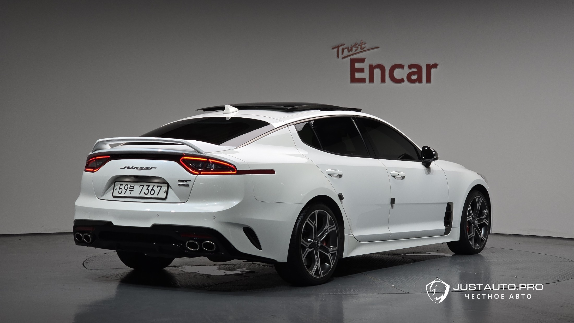 Автомобиль Kia Stinger
