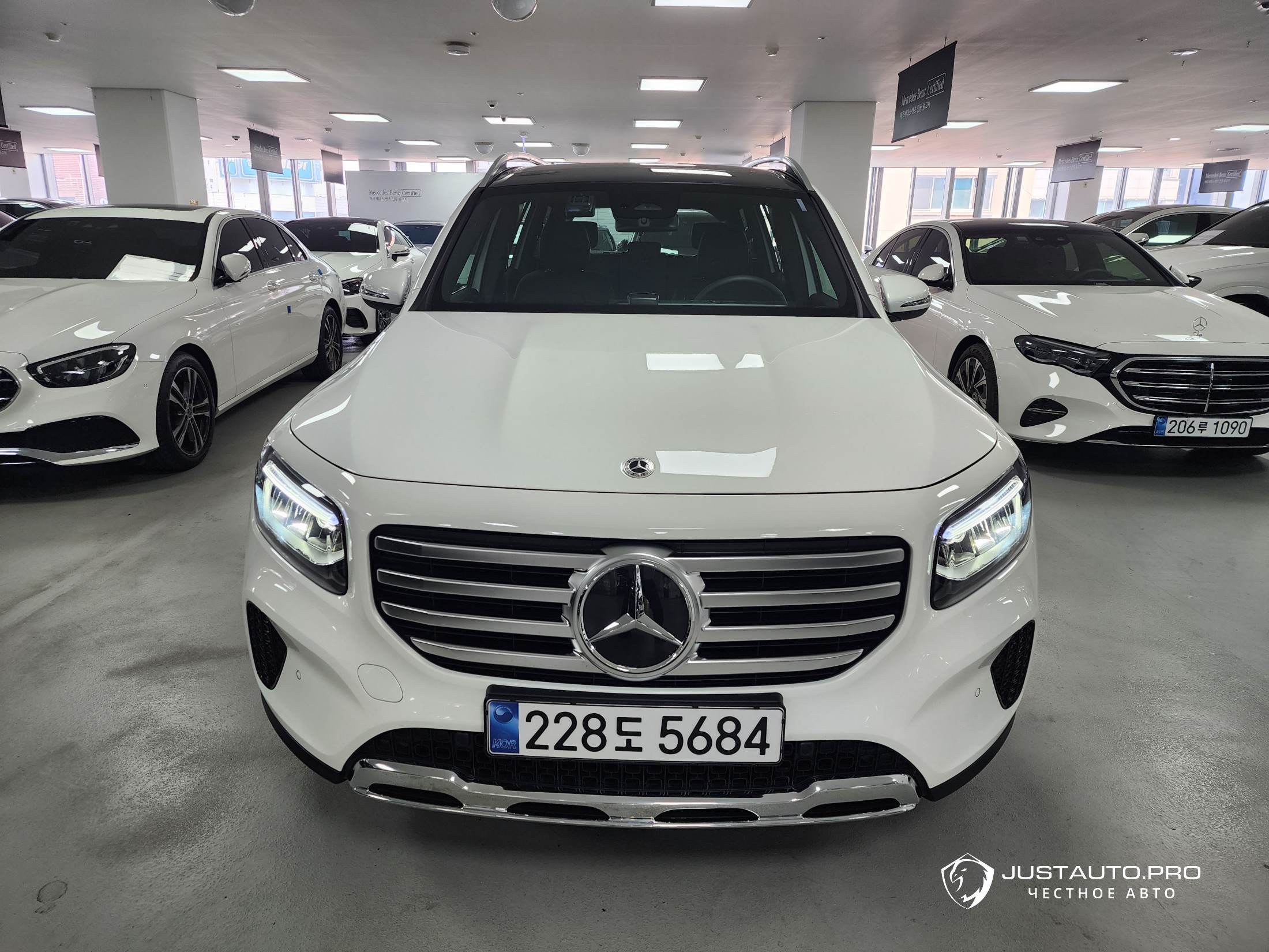 Автомобиль Mercedes-Benz GLB-Class