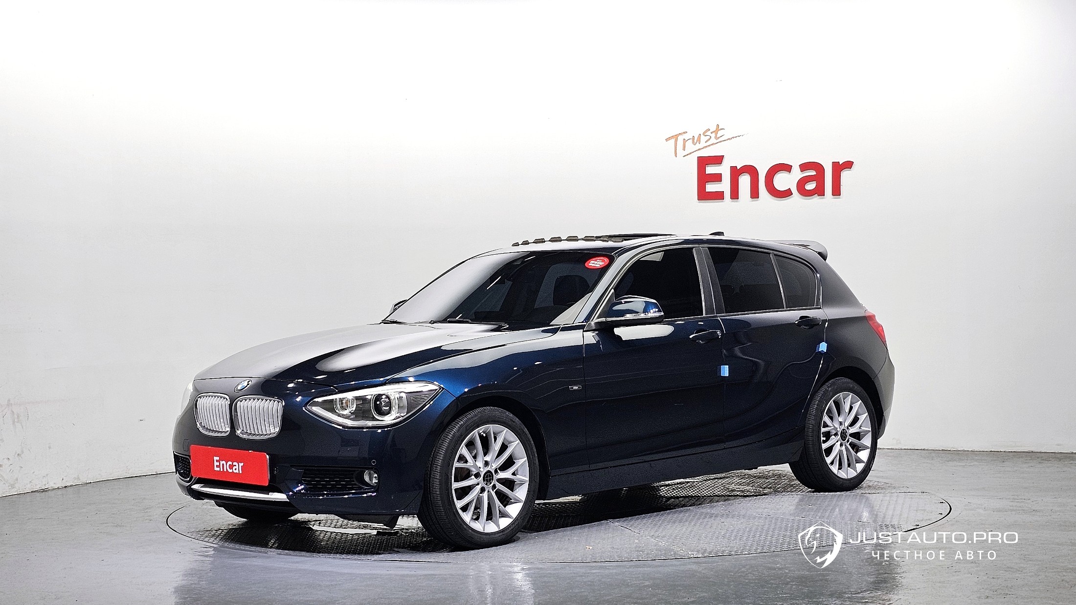 Автомобиль BMW 1-Series