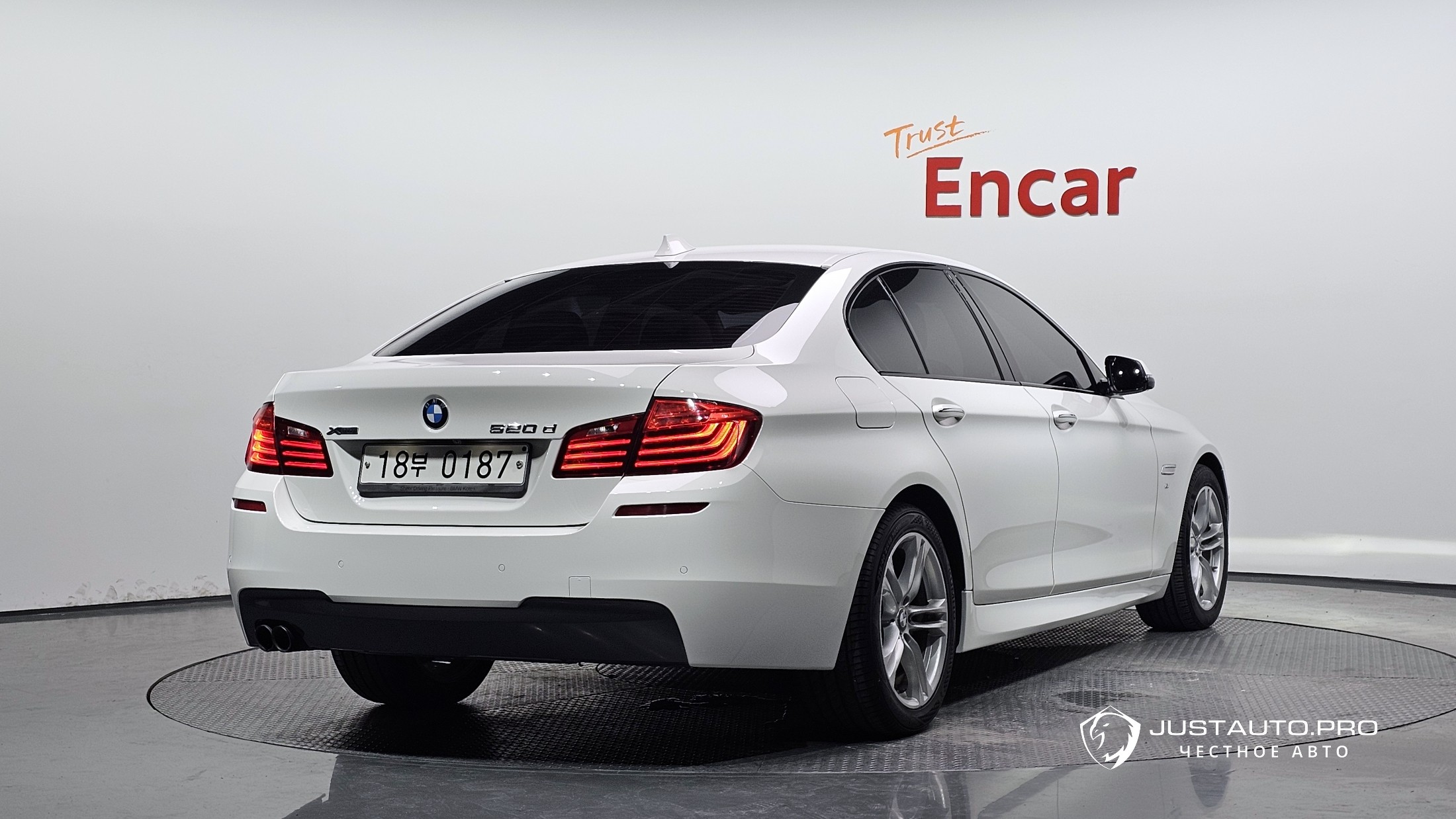 Автомобиль BMW 5-Series