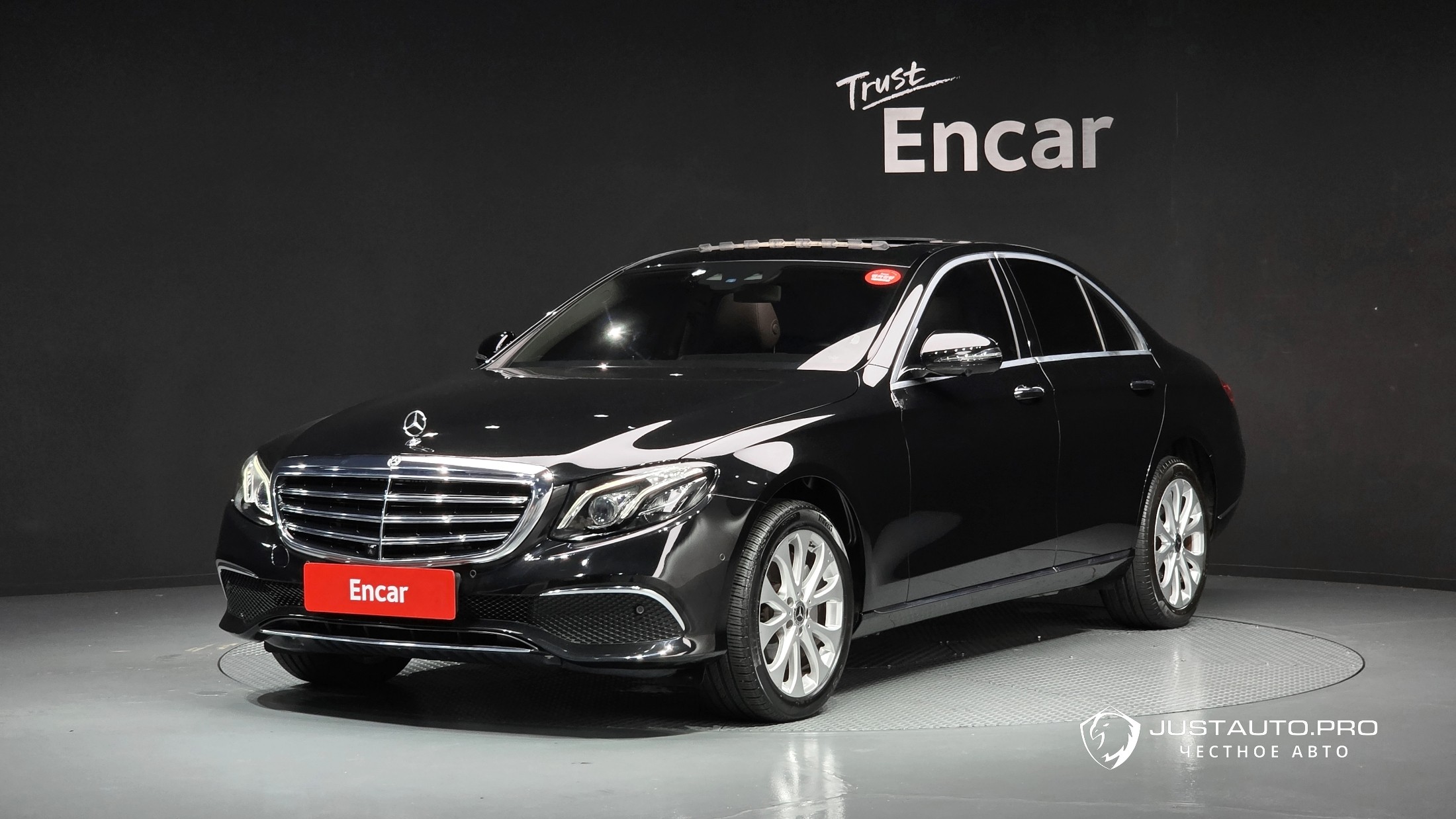 Автомобиль Mercedes-Benz E-Class