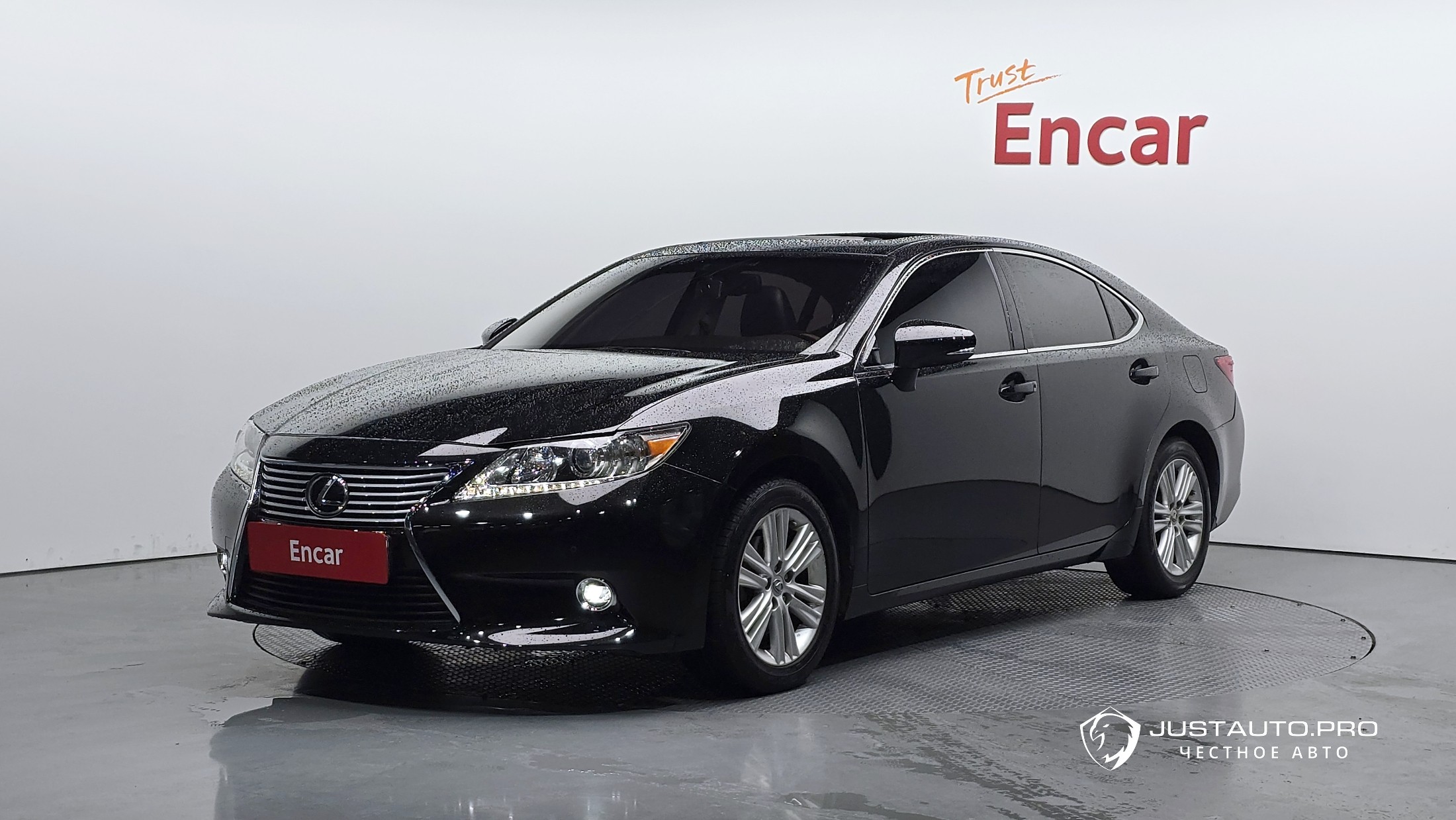 Автомобиль Lexus ES
