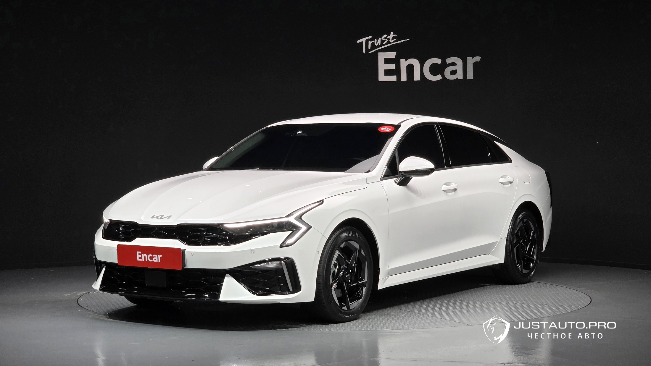 Автомобиль Kia K5