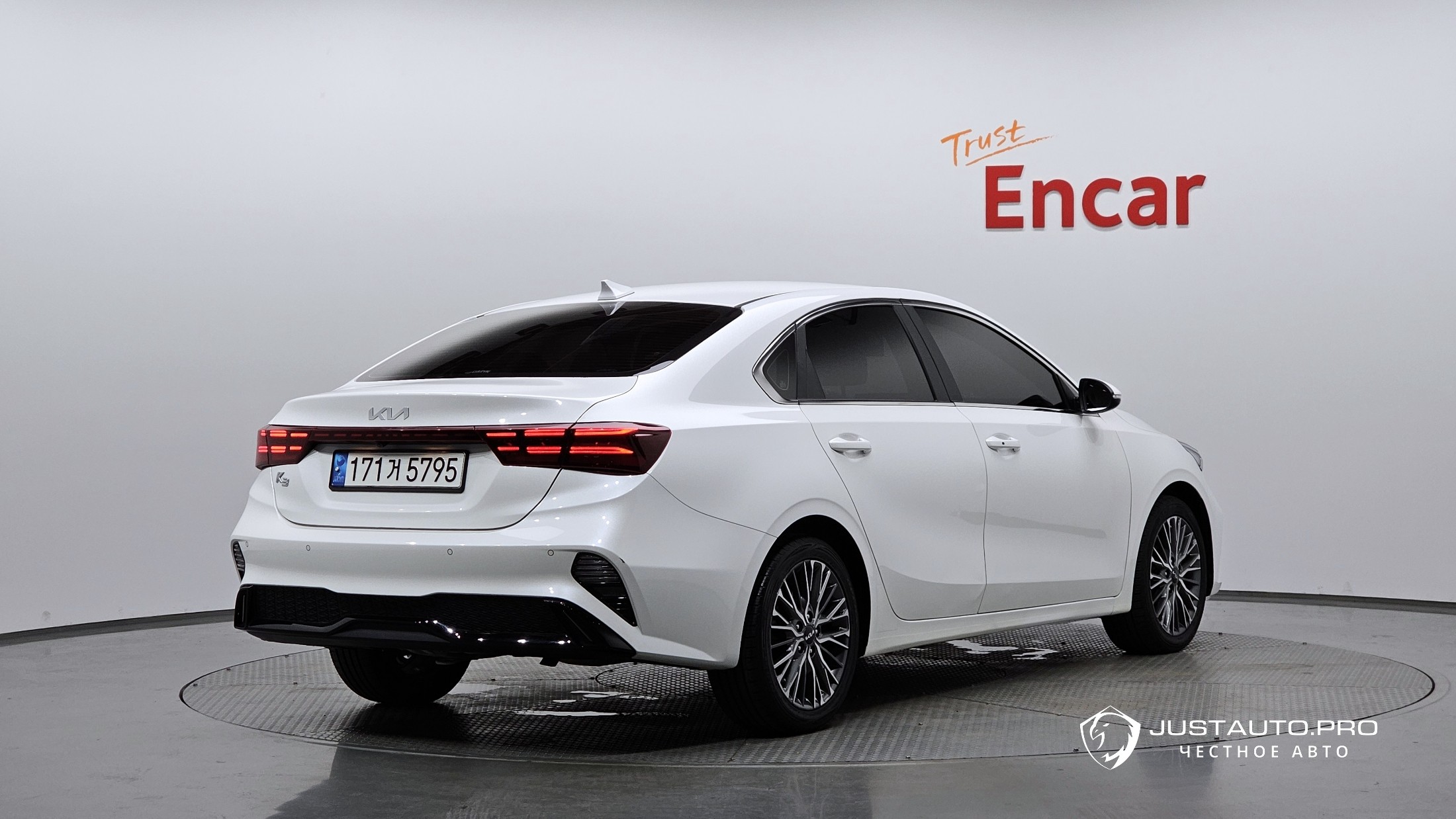 Автомобиль Kia K3