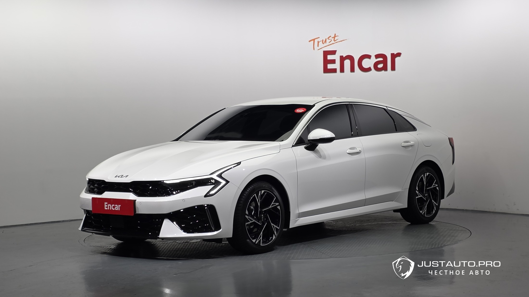 Автомобиль Kia K5