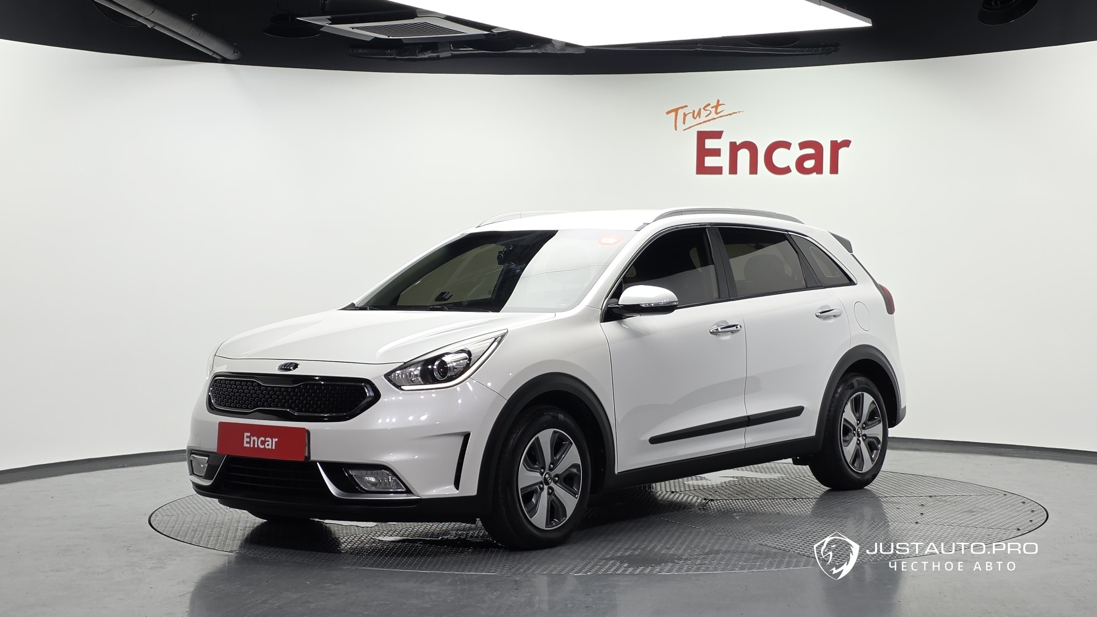 Автомобиль Kia Niro