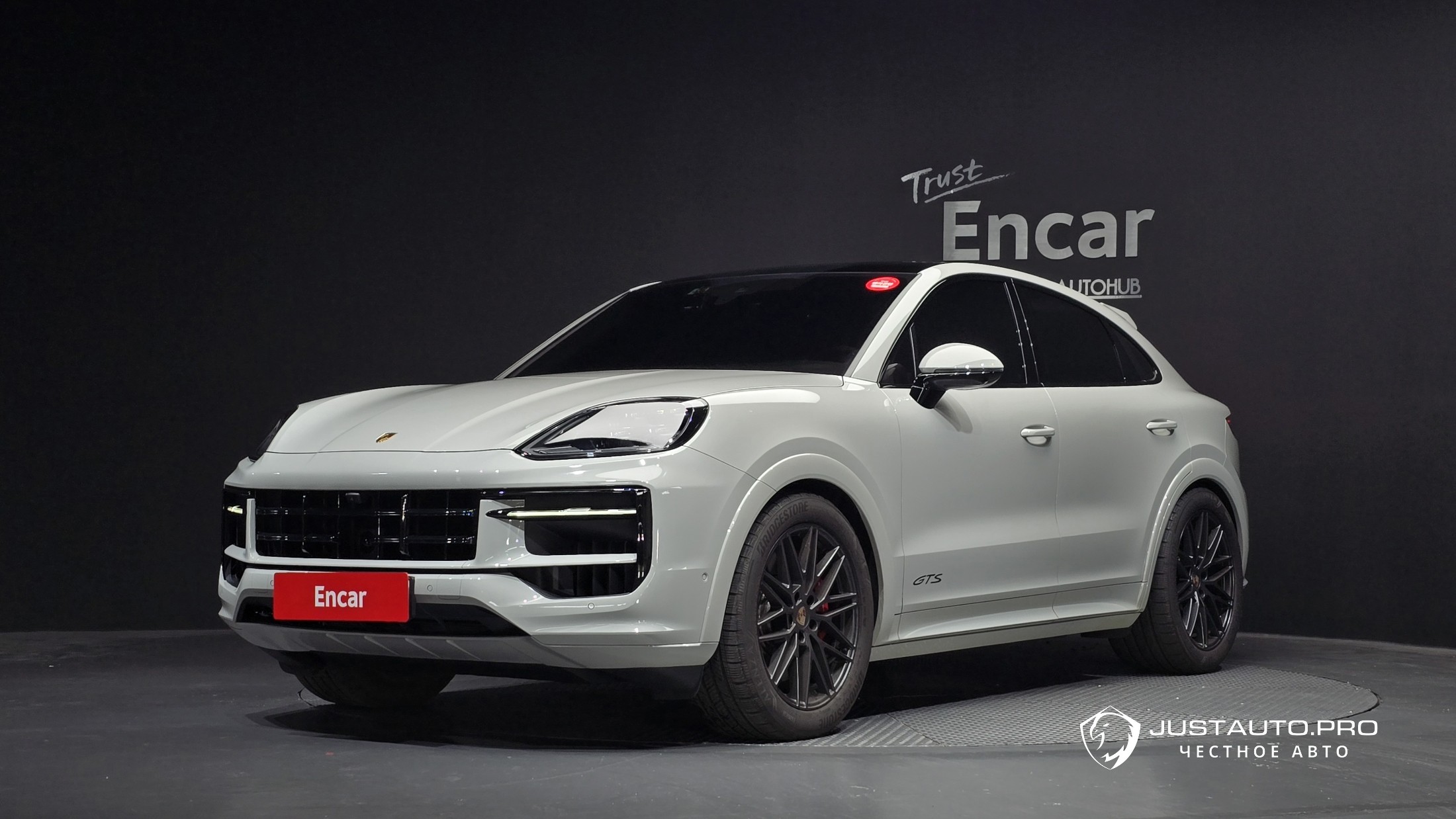 Автомобиль Porsche Cayenne