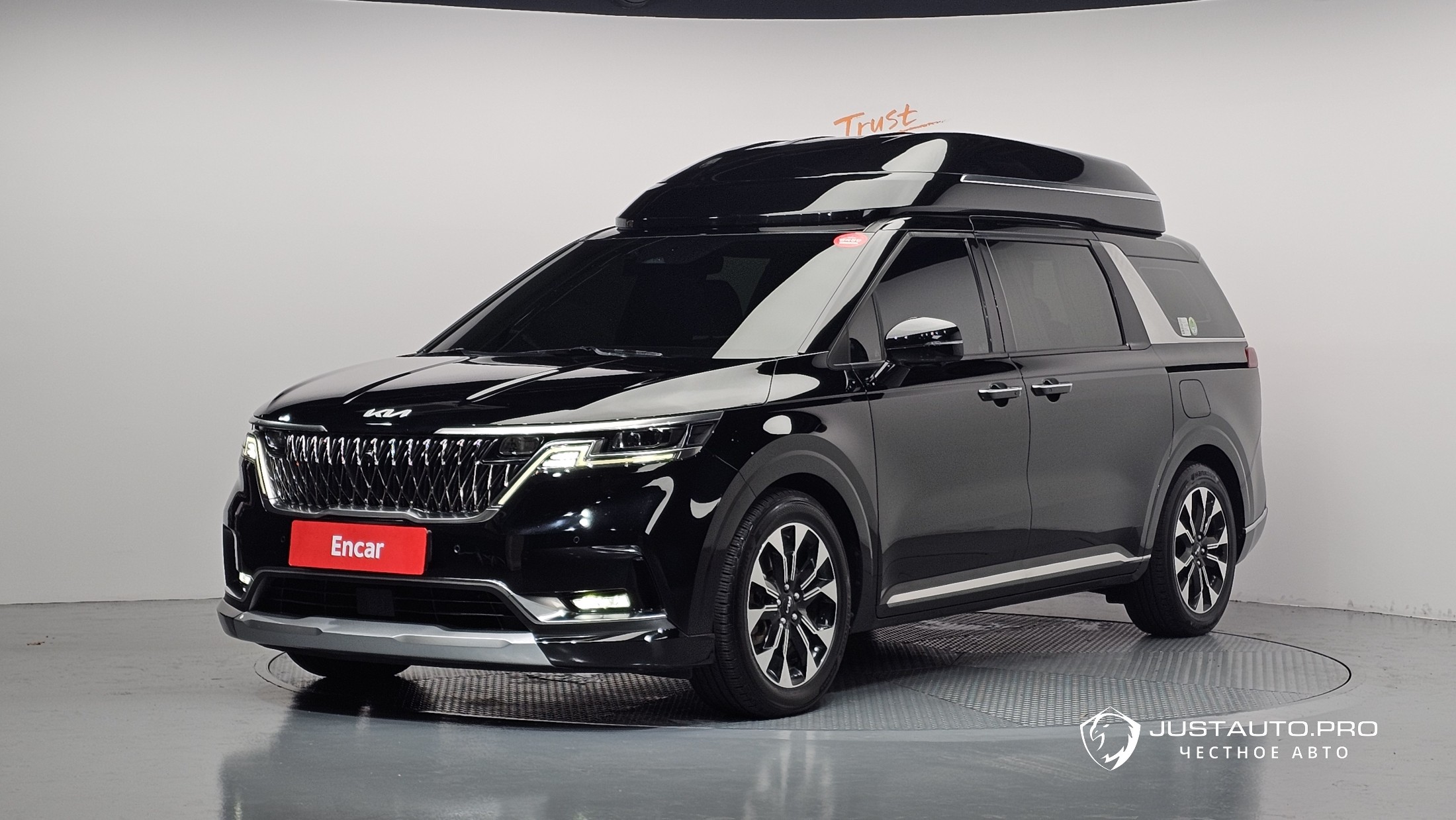 Автомобиль Kia Canival