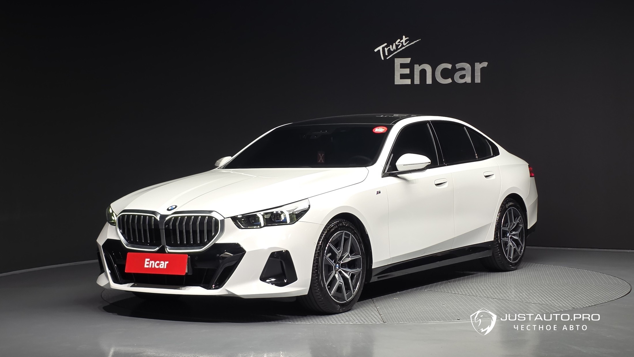 Автомобиль BMW 5-Series