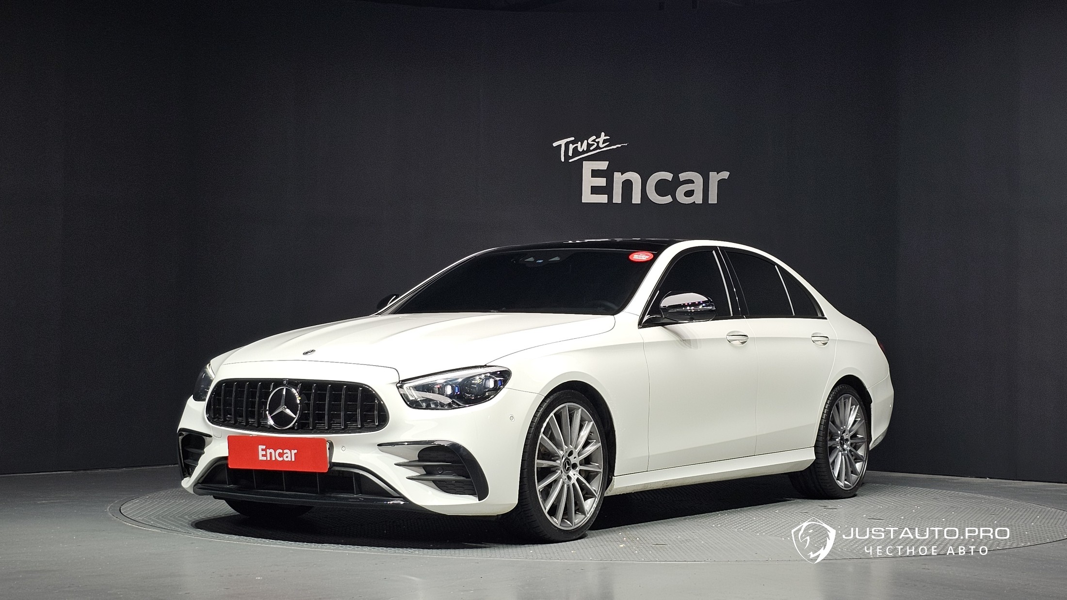 Автомобиль Mercedes-Benz E-Class
