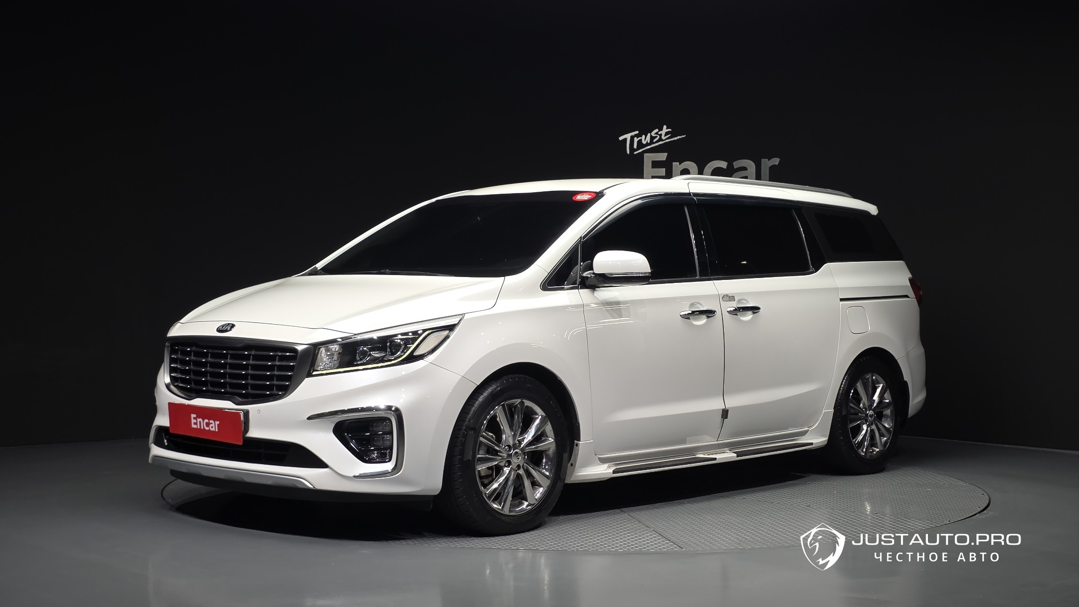 Автомобиль Kia Canival