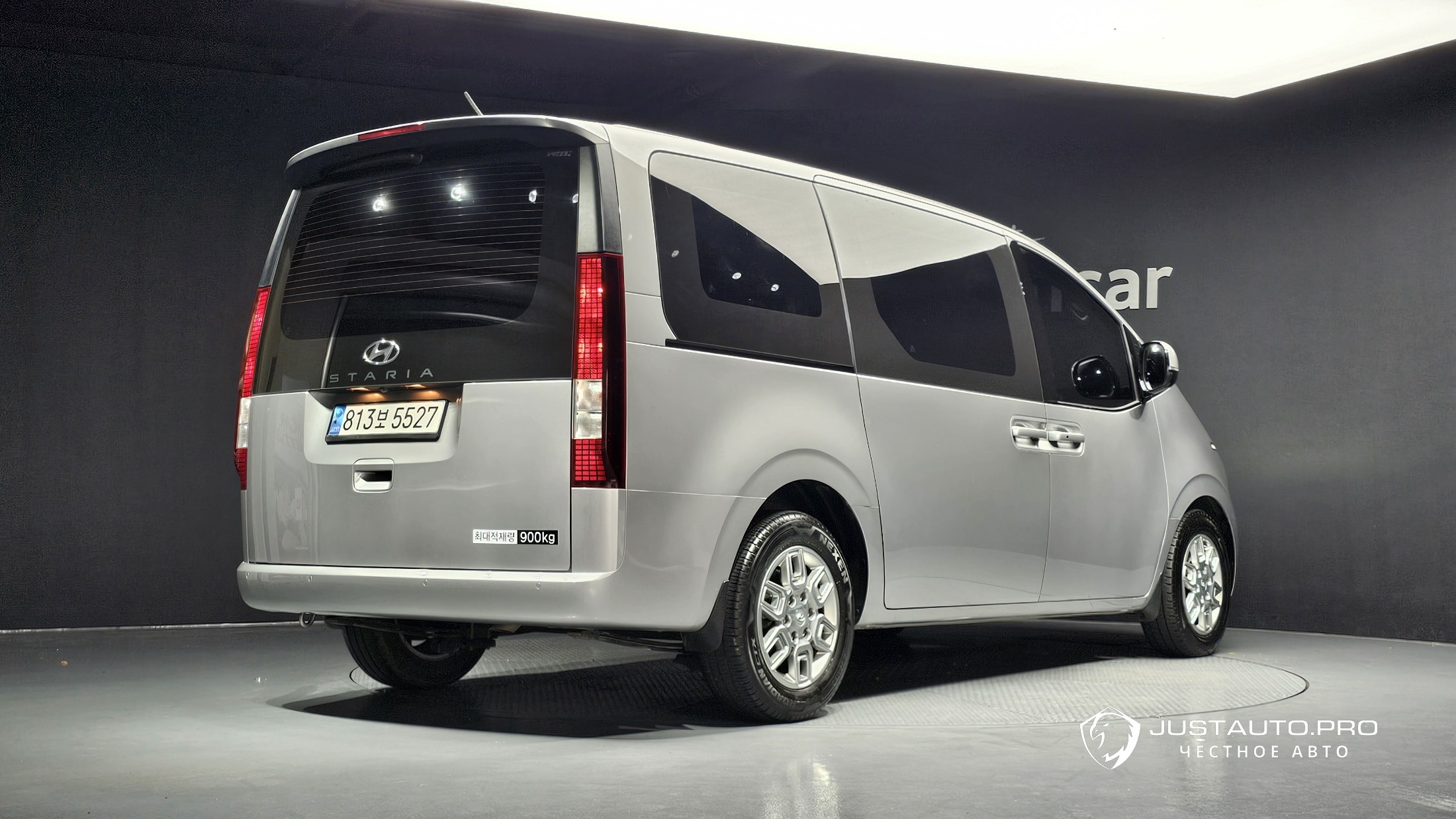 Автомобиль Hyundai Staria