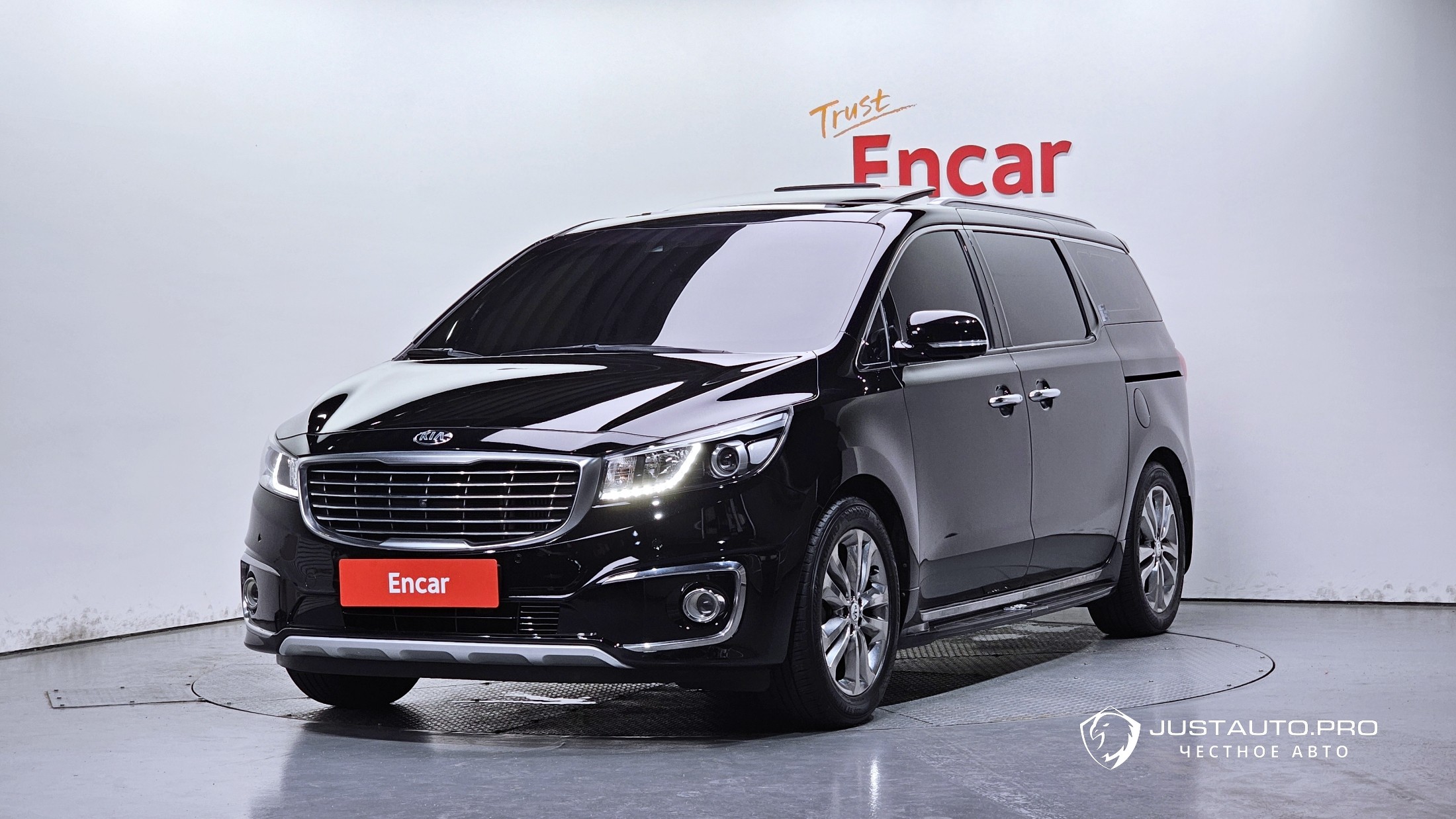 Автомобиль Kia Canival