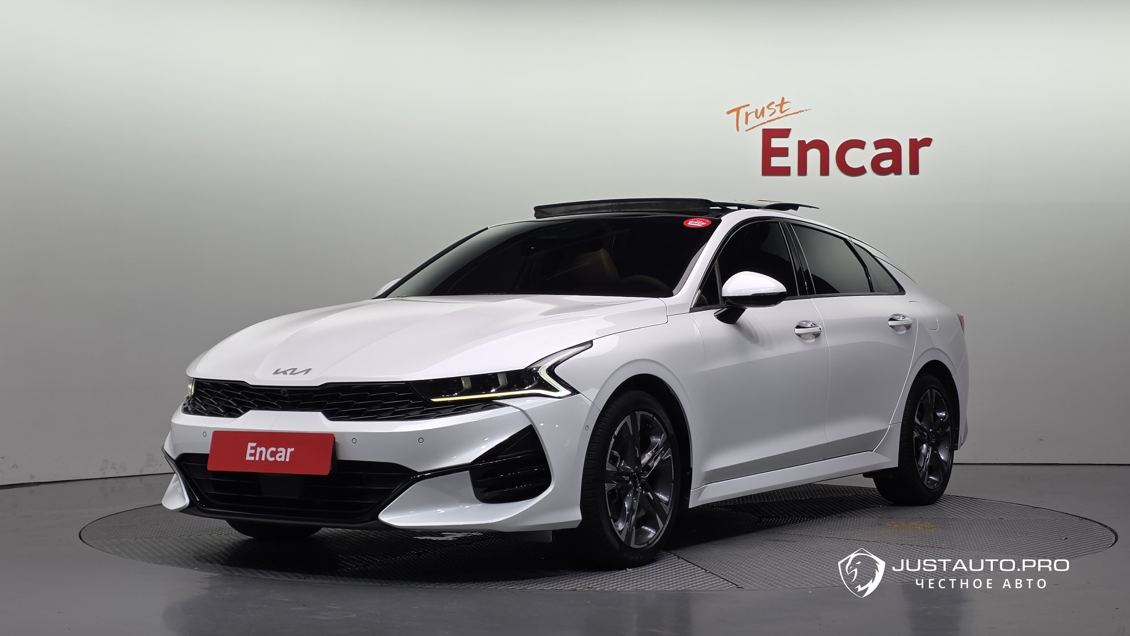Автомобиль Kia K5