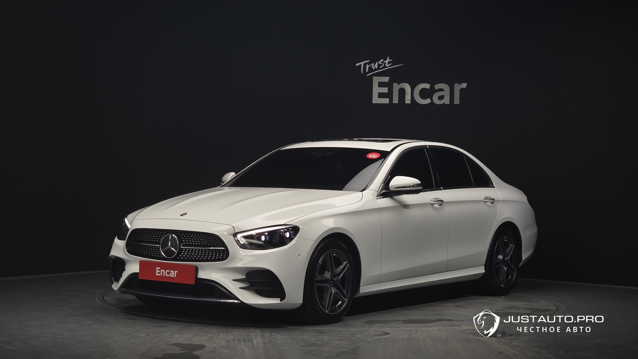 Автомобиль Mercedes-Benz E-Class